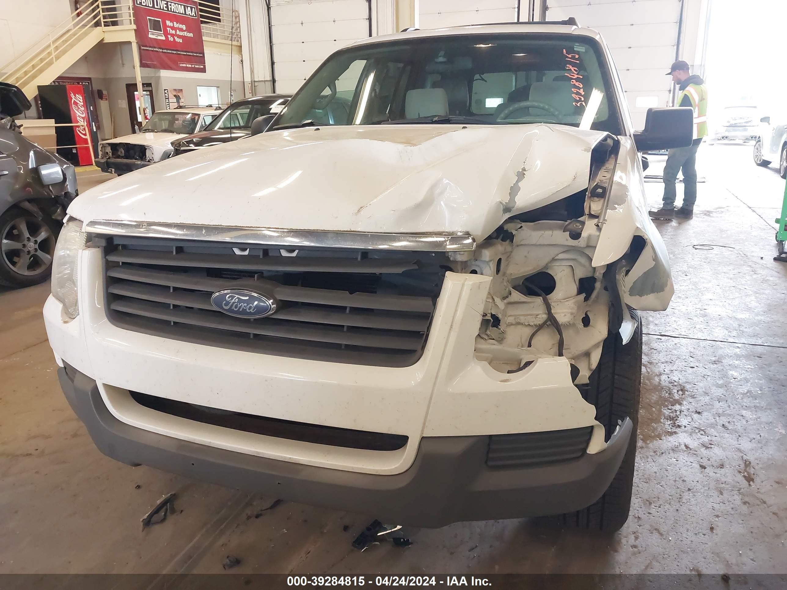 Photo 5 VIN: 1FMEU72E16UA11047 - FORD EXPLORER 