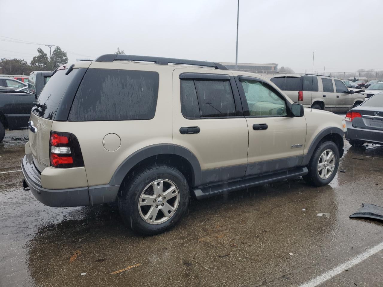 Photo 2 VIN: 1FMEU73846UA50661 - FORD EXPLORER 