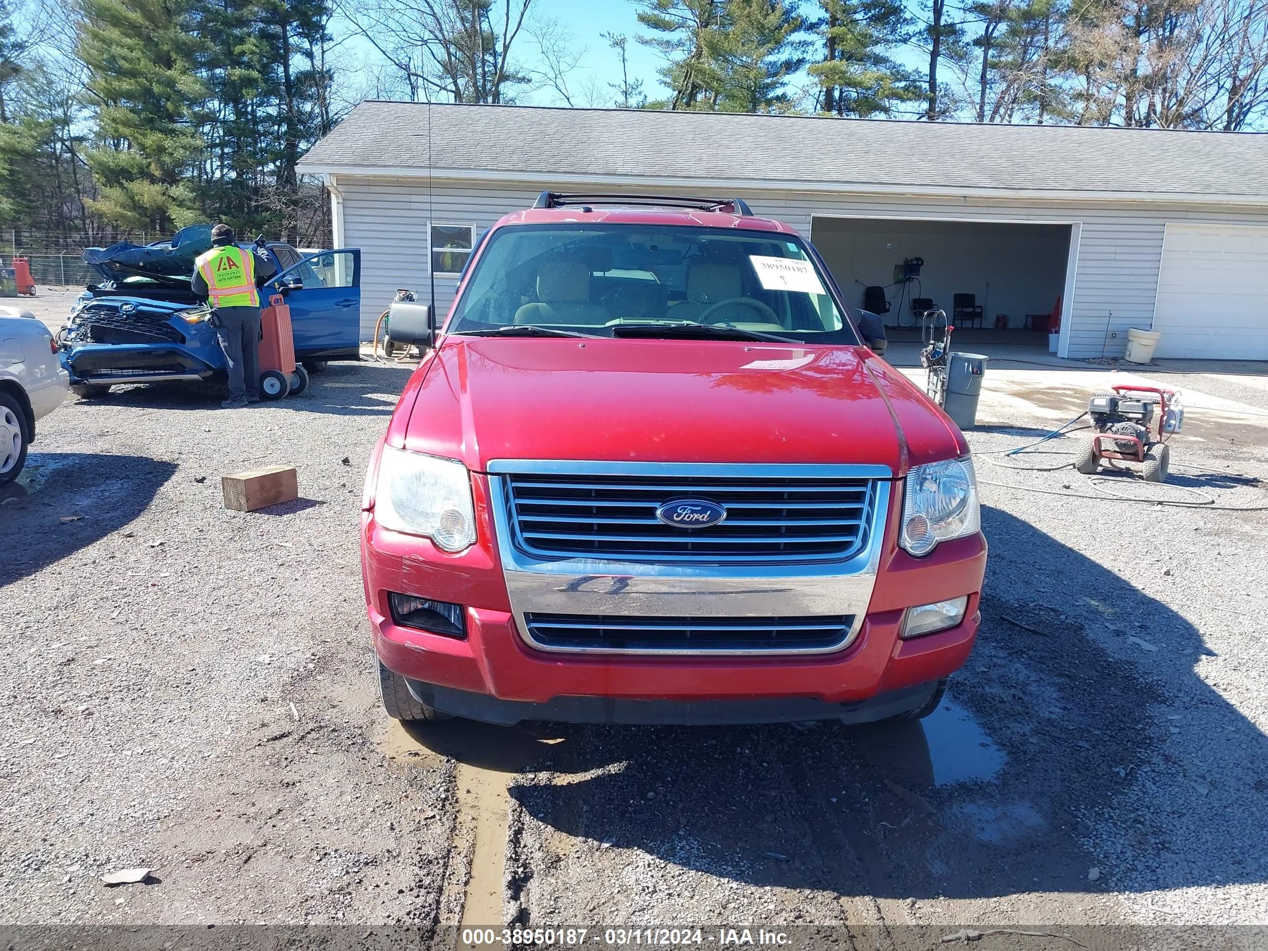 Photo 11 VIN: 1FMEU73887UA75970 - FORD EXPLORER 