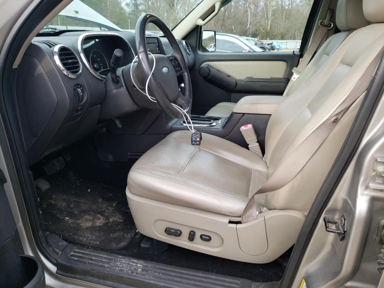 Photo 6 VIN: 1FMEU73E08UA61780 - FORD EXPLORER 