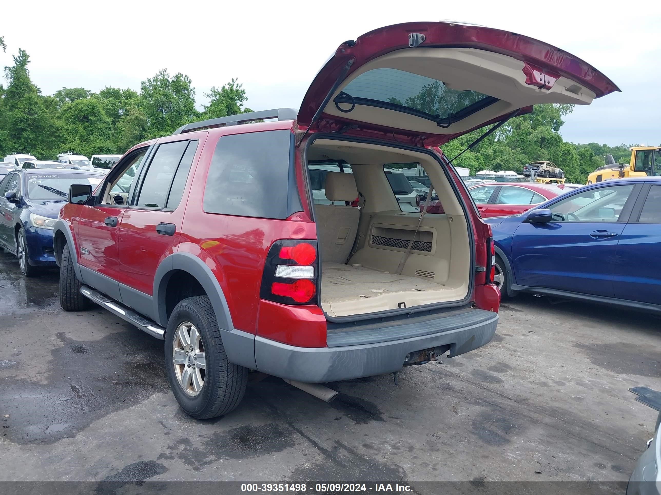 Photo 2 VIN: 1FMEU73E16UA02802 - FORD EXPLORER 