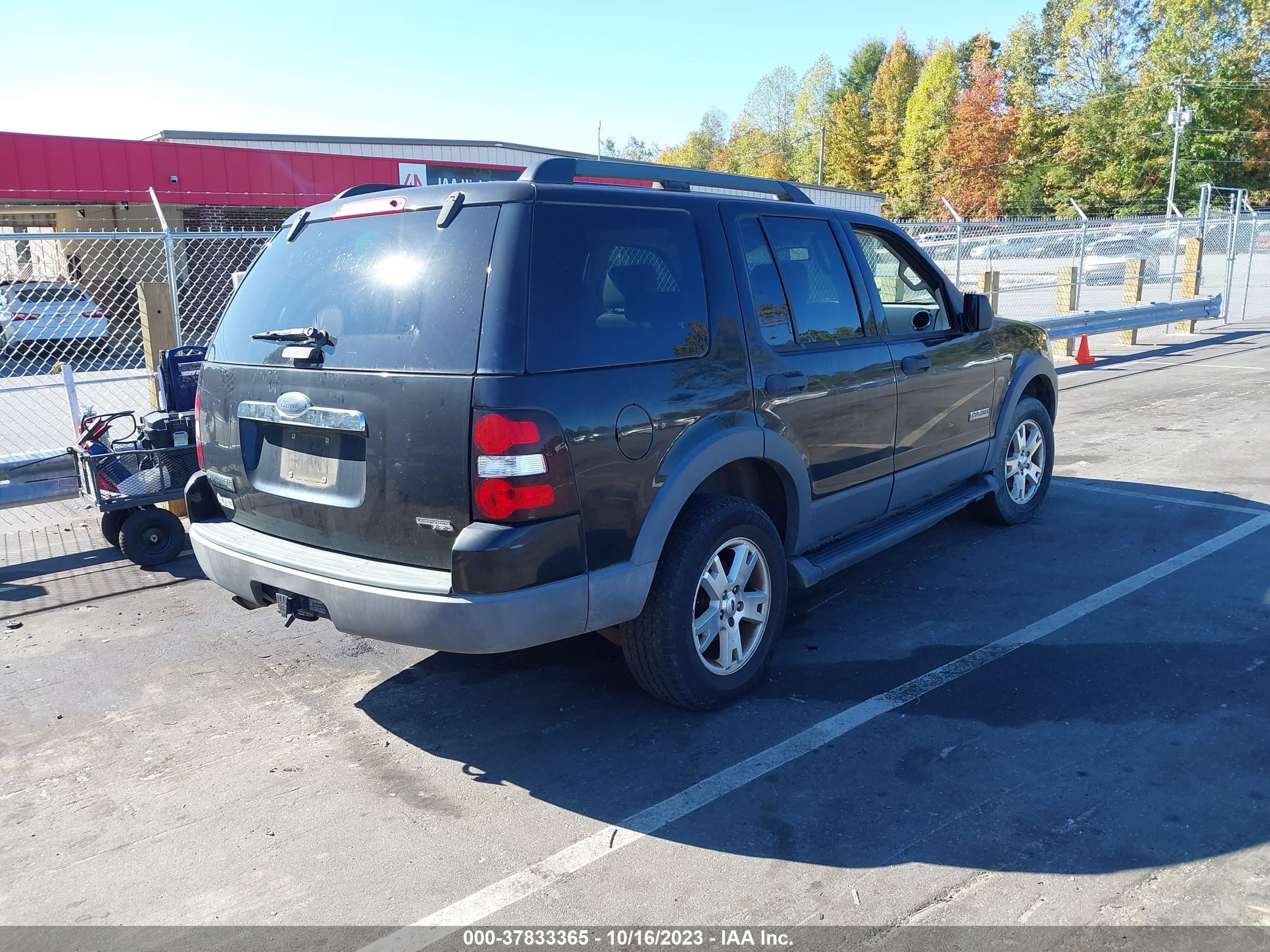 Photo 3 VIN: 1FMEU73E16UA10723 - FORD EXPLORER 