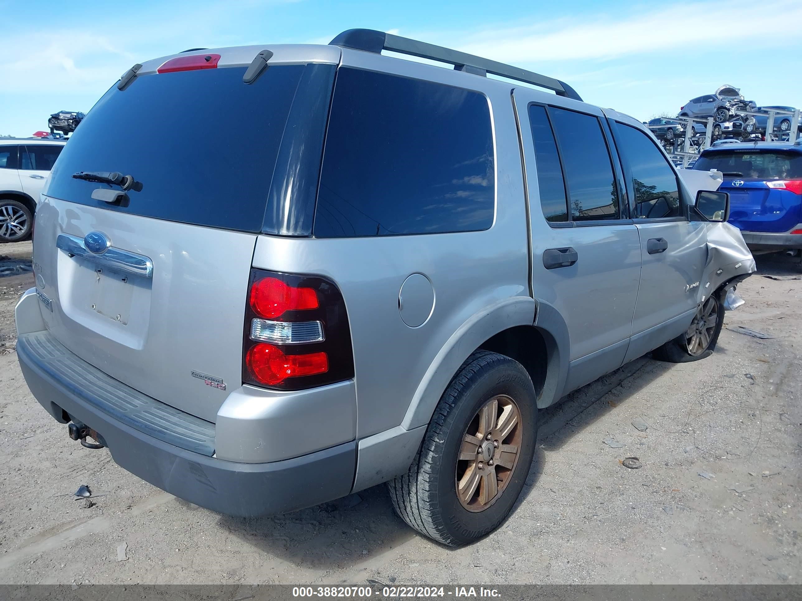 Photo 3 VIN: 1FMEU73E16UB69967 - FORD EXPLORER 