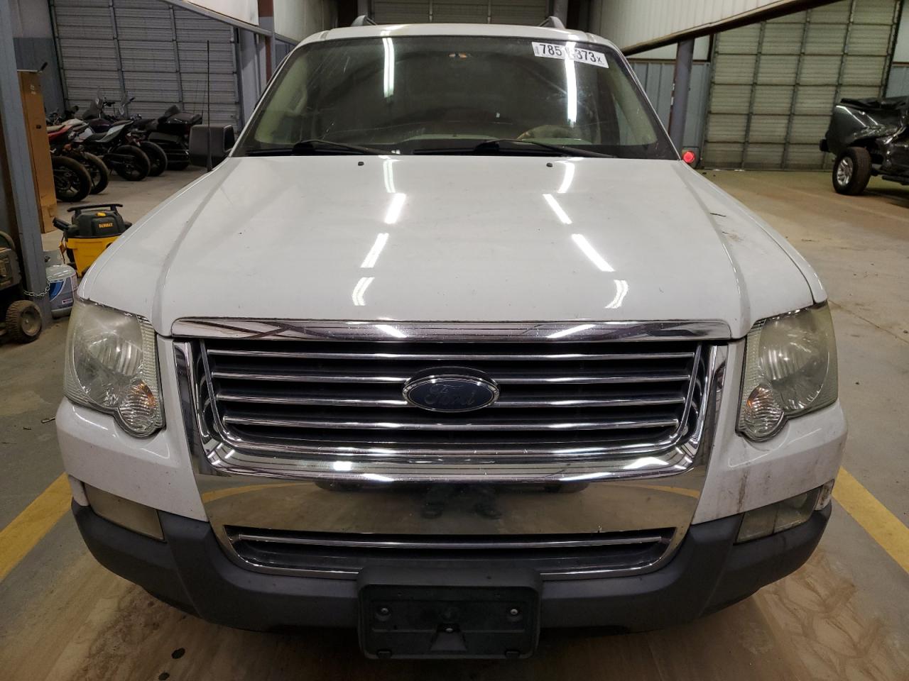 Photo 4 VIN: 1FMEU73E26UA89660 - FORD EXPLORER 