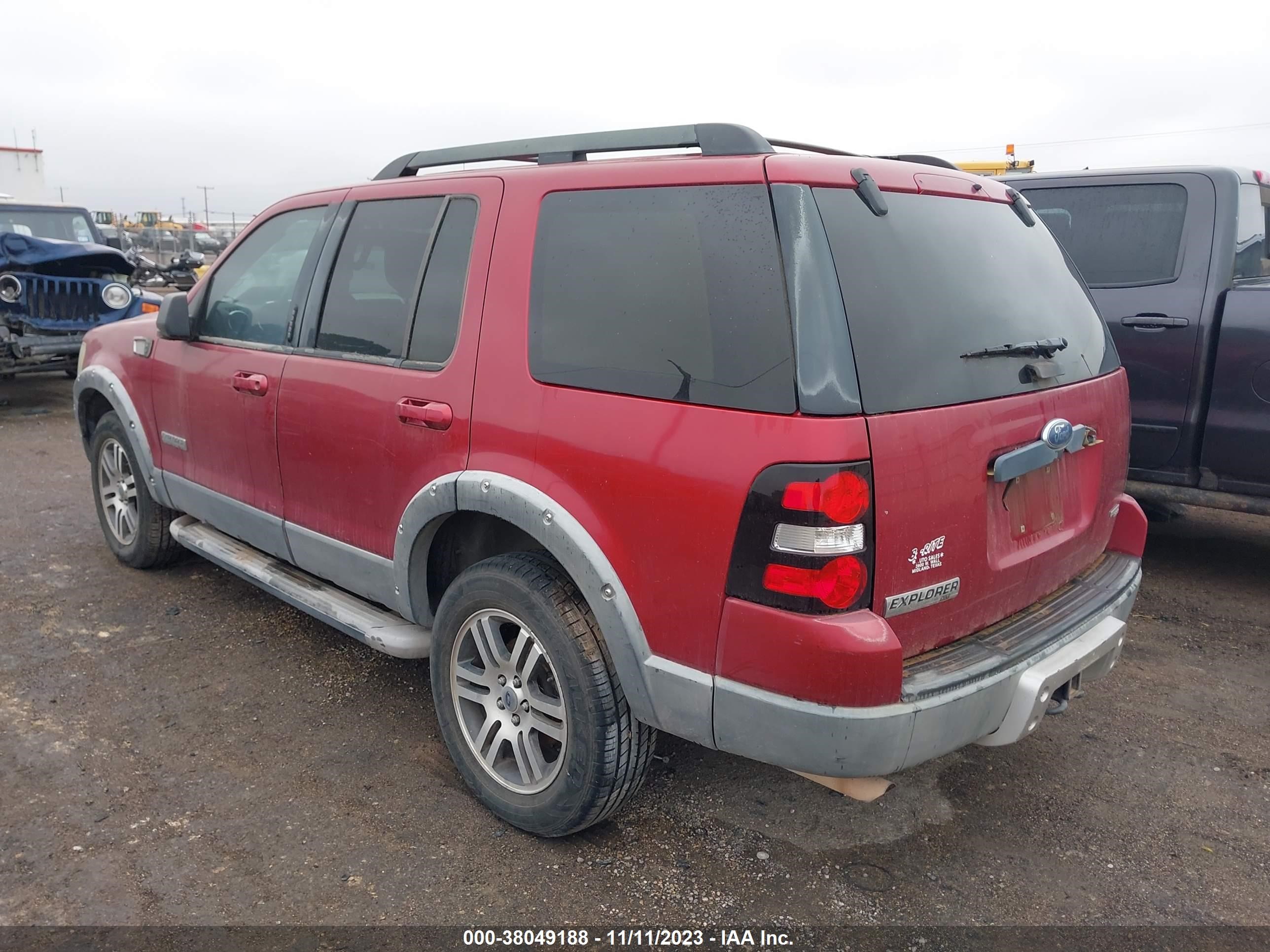 Photo 2 VIN: 1FMEU73E37UA67636 - FORD EXPLORER 