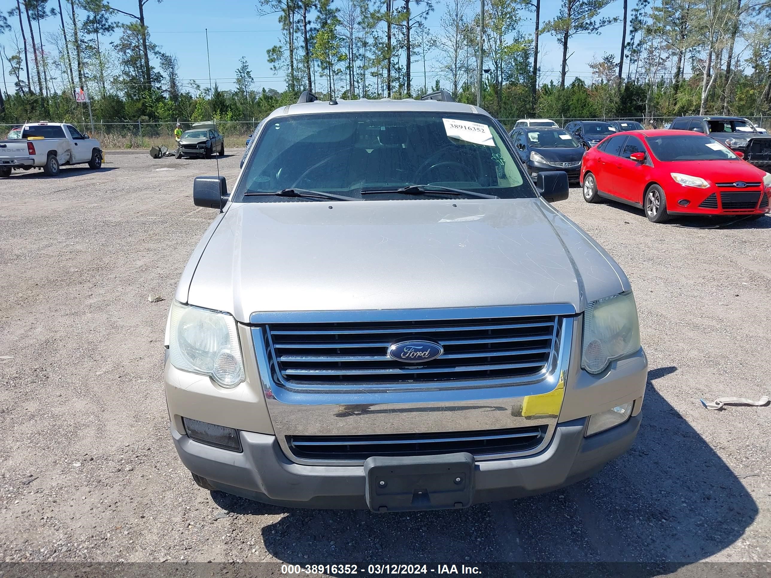 Photo 5 VIN: 1FMEU73E38UA89010 - FORD EXPLORER 