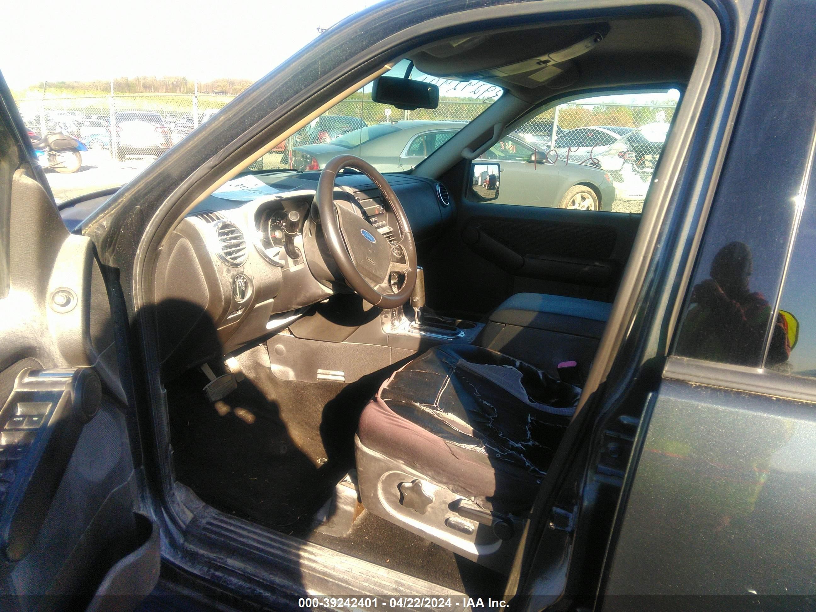 Photo 4 VIN: 1FMEU73E39UA30380 - FORD EXPLORER 