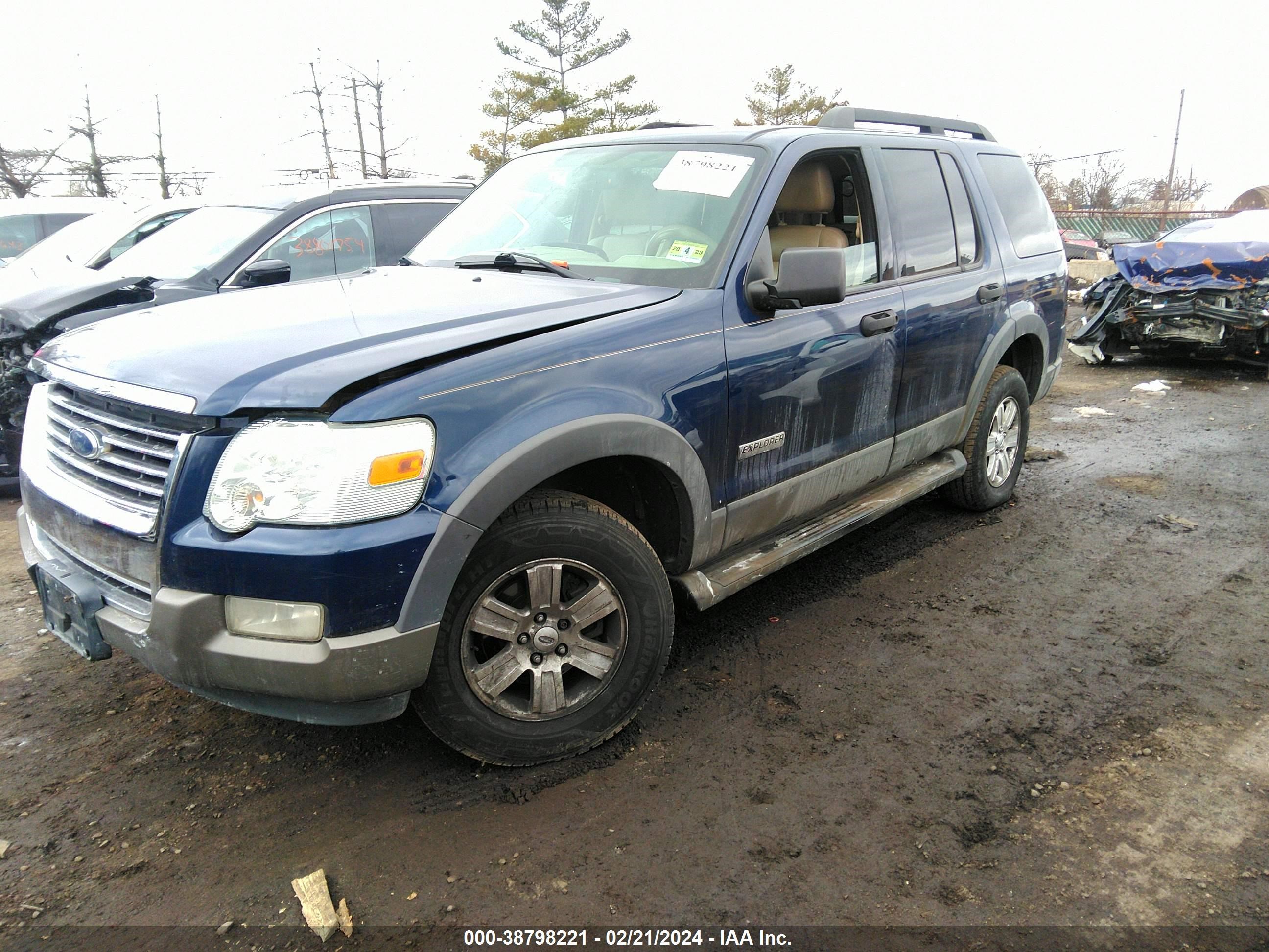 Photo 1 VIN: 1FMEU73E56UB63556 - FORD EXPLORER 