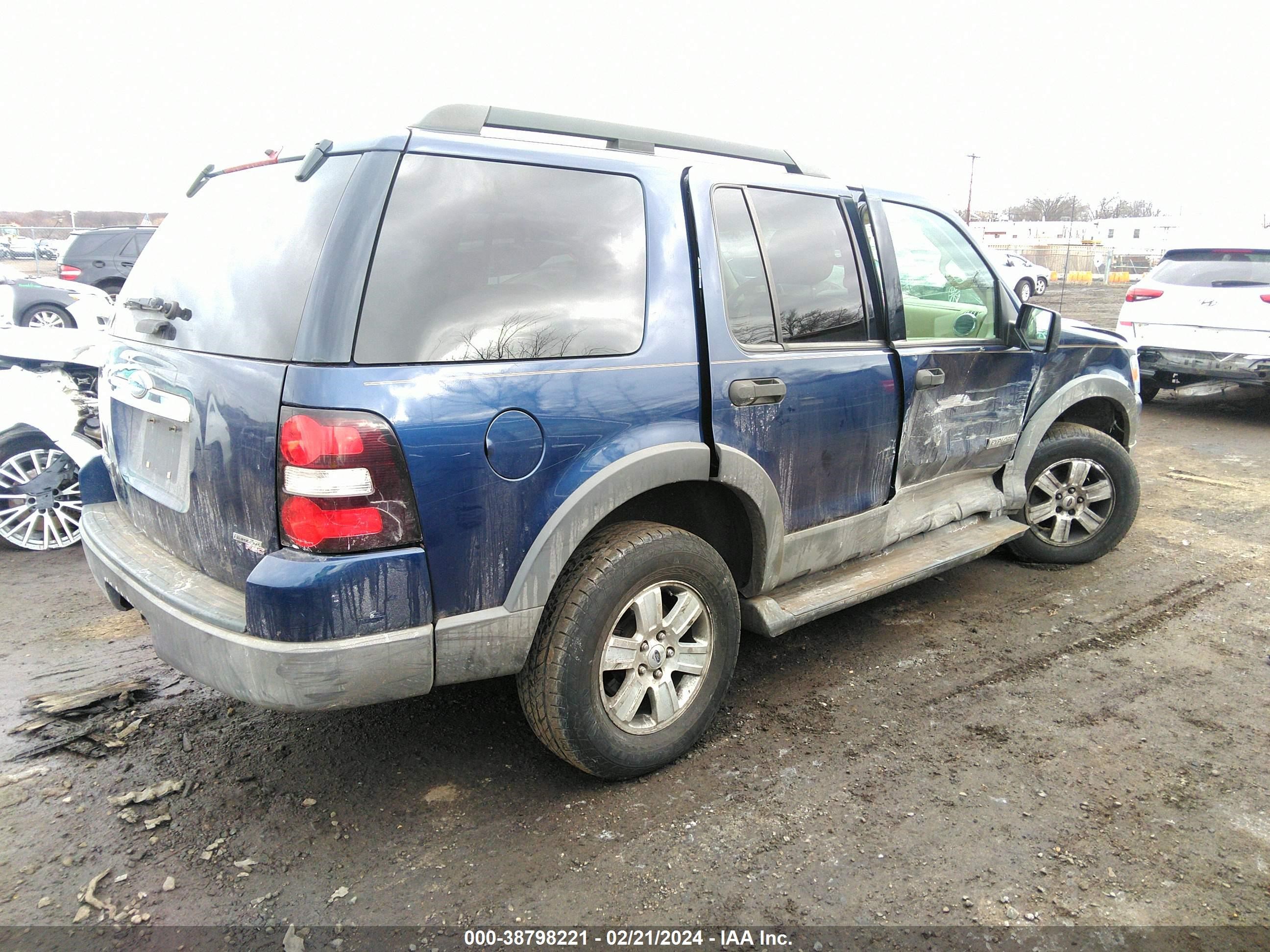 Photo 3 VIN: 1FMEU73E56UB63556 - FORD EXPLORER 