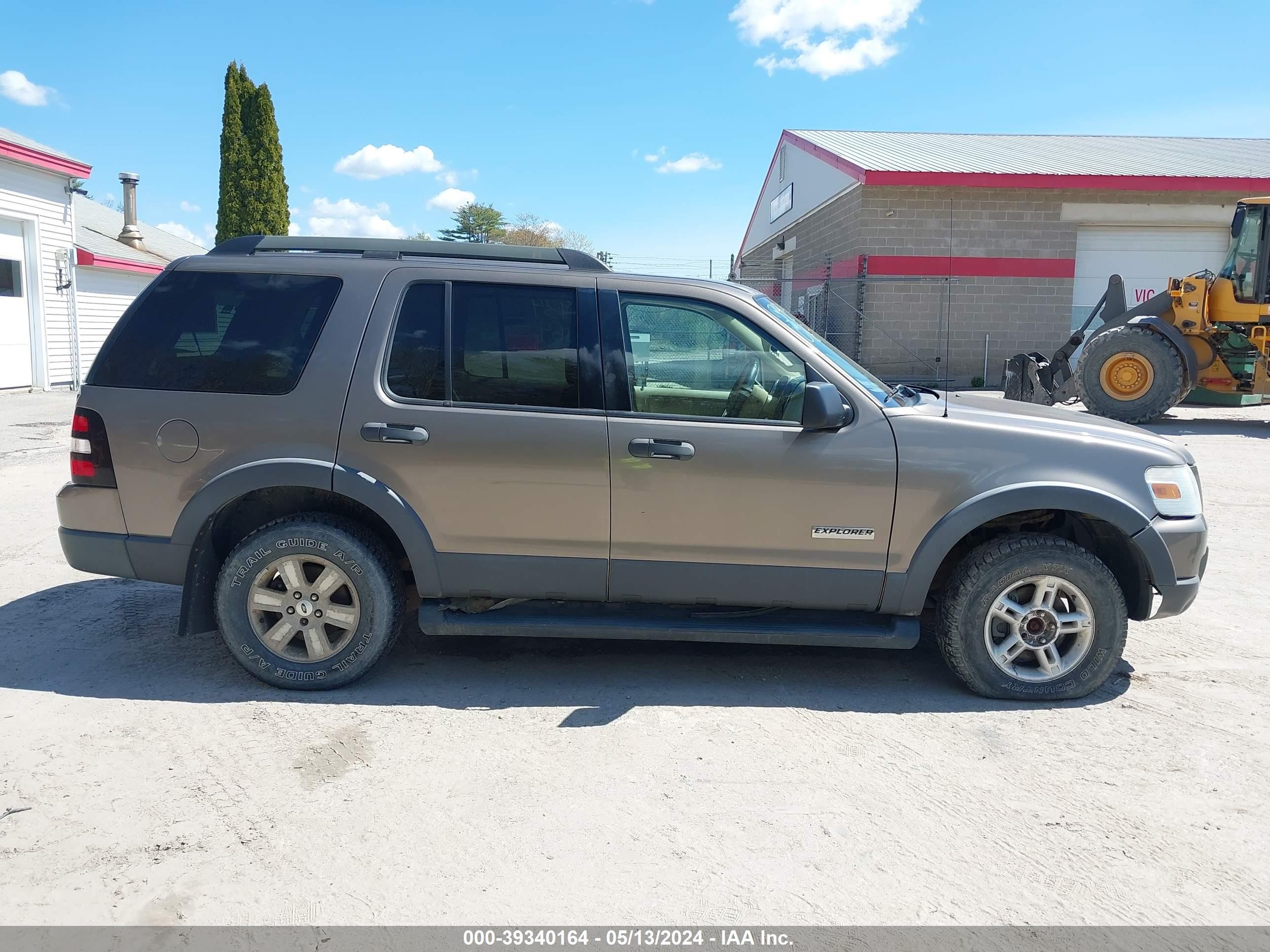 Photo 13 VIN: 1FMEU73E66UB01955 - FORD EXPLORER 