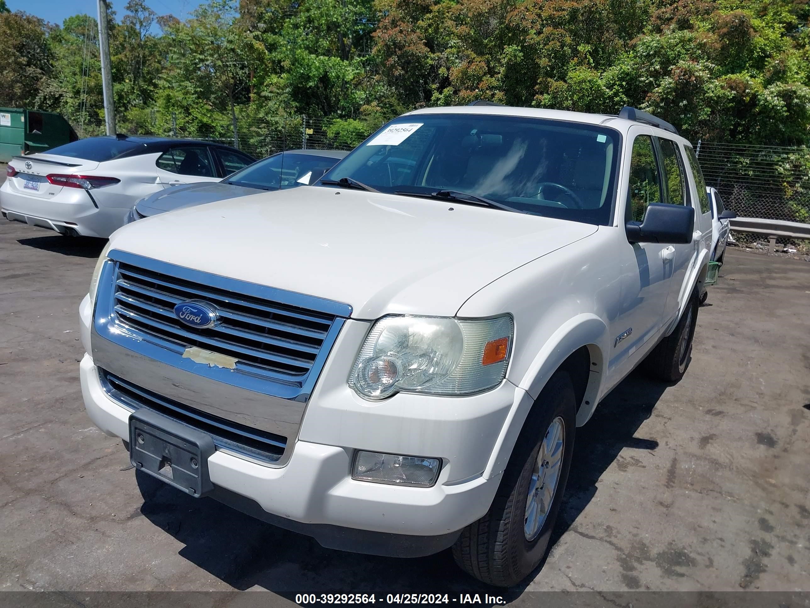 Photo 1 VIN: 1FMEU73E68UA09652 - FORD EXPLORER 