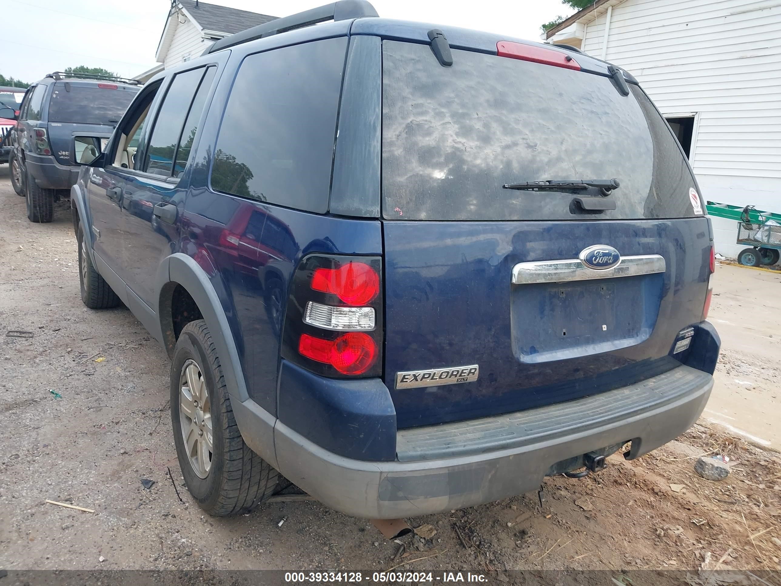 Photo 2 VIN: 1FMEU73E86UB05618 - FORD EXPLORER 