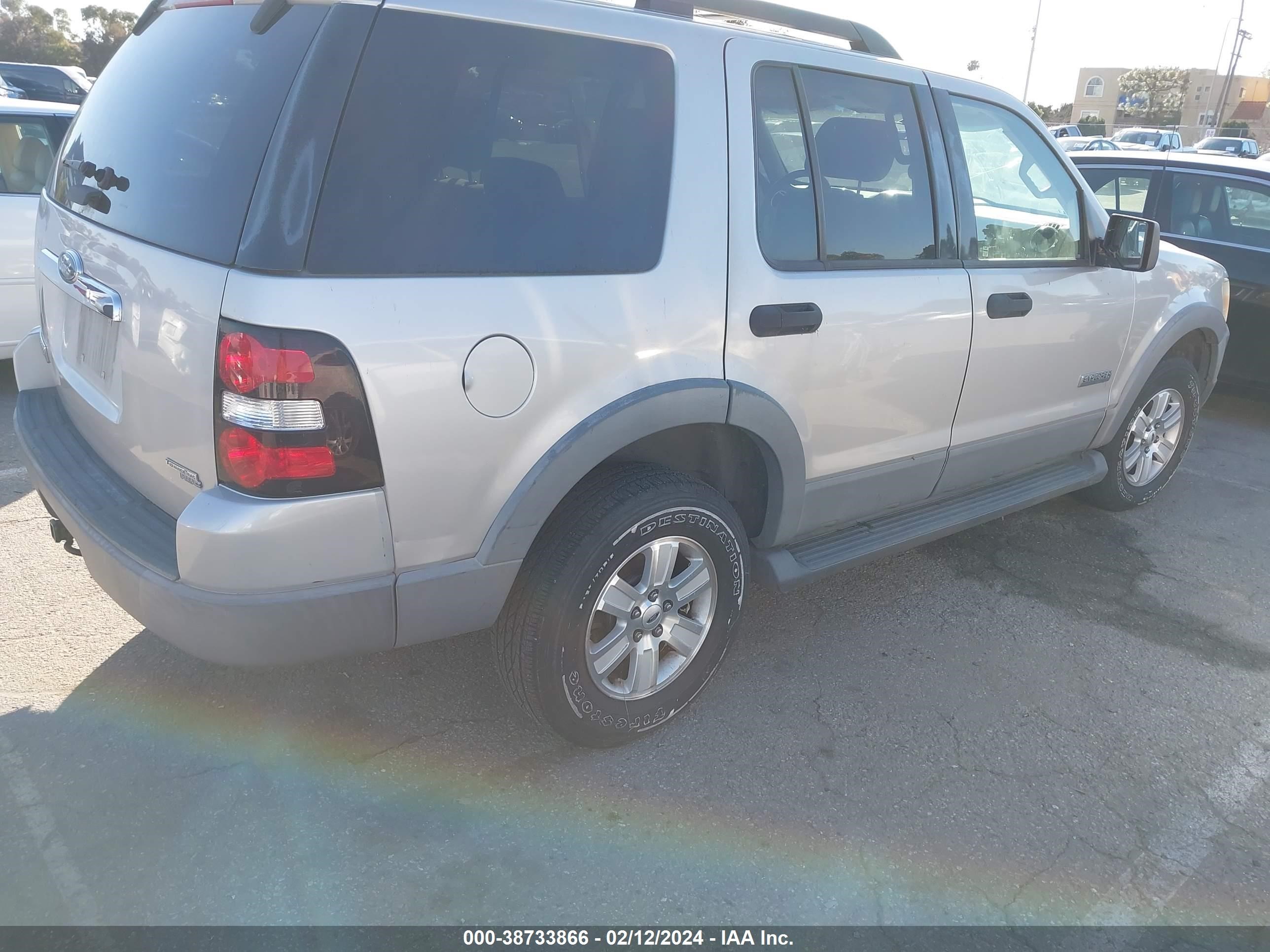 Photo 3 VIN: 1FMEU73E86UB35461 - FORD EXPLORER 