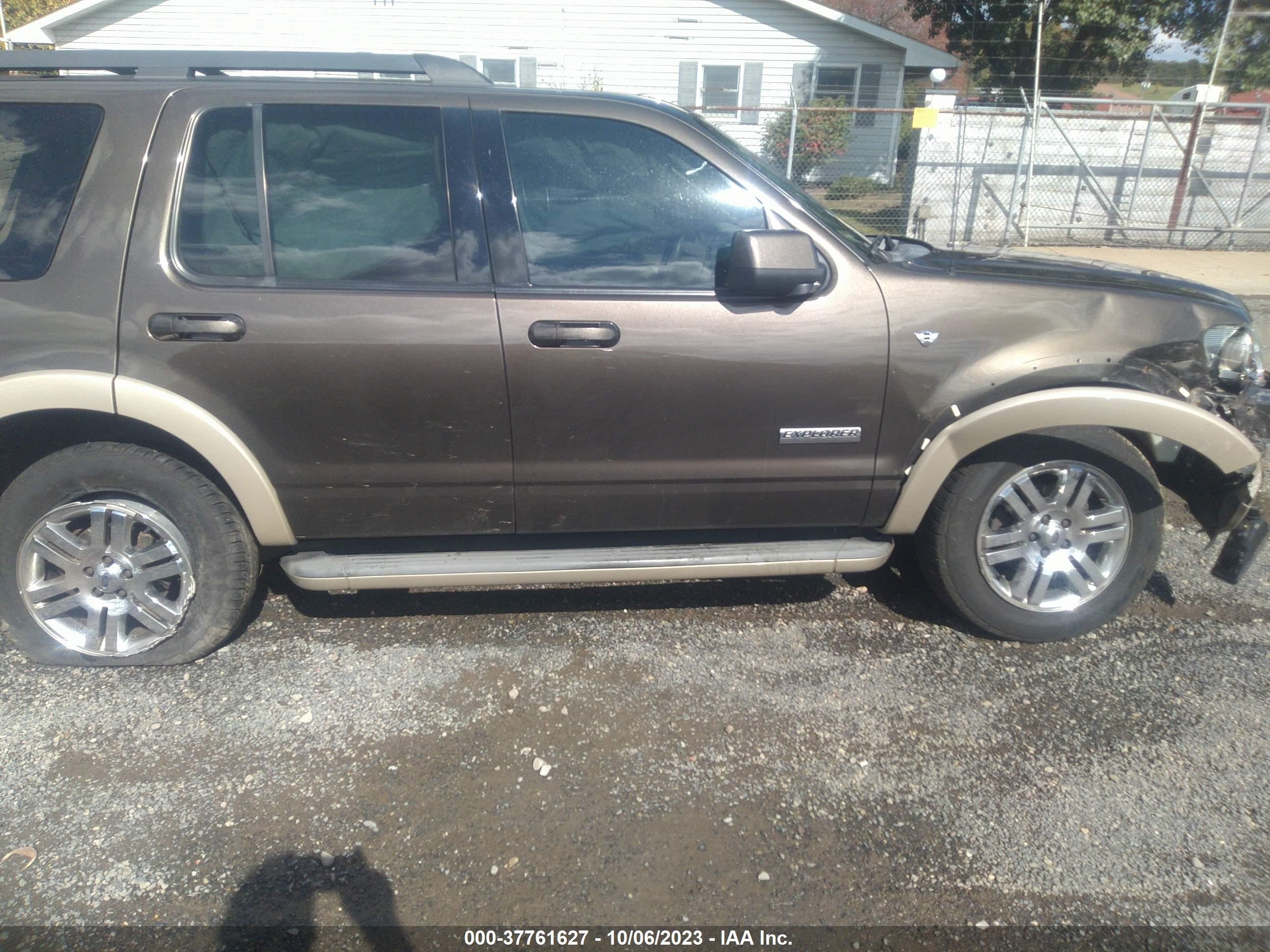 Photo 13 VIN: 1FMEU74868UB10537 - FORD EXPLORER 