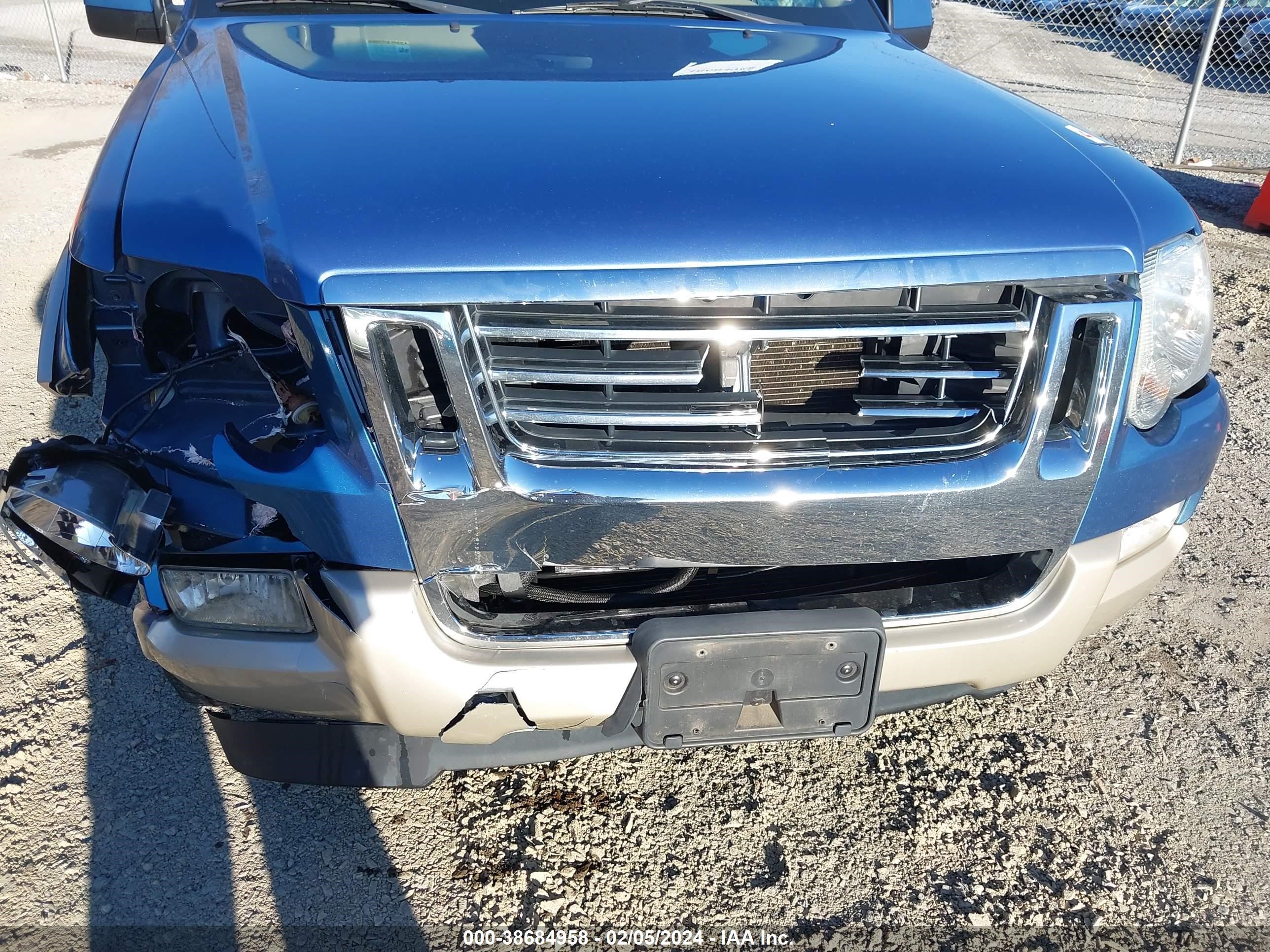 Photo 5 VIN: 1FMEU74879UA38863 - FORD EXPLORER 