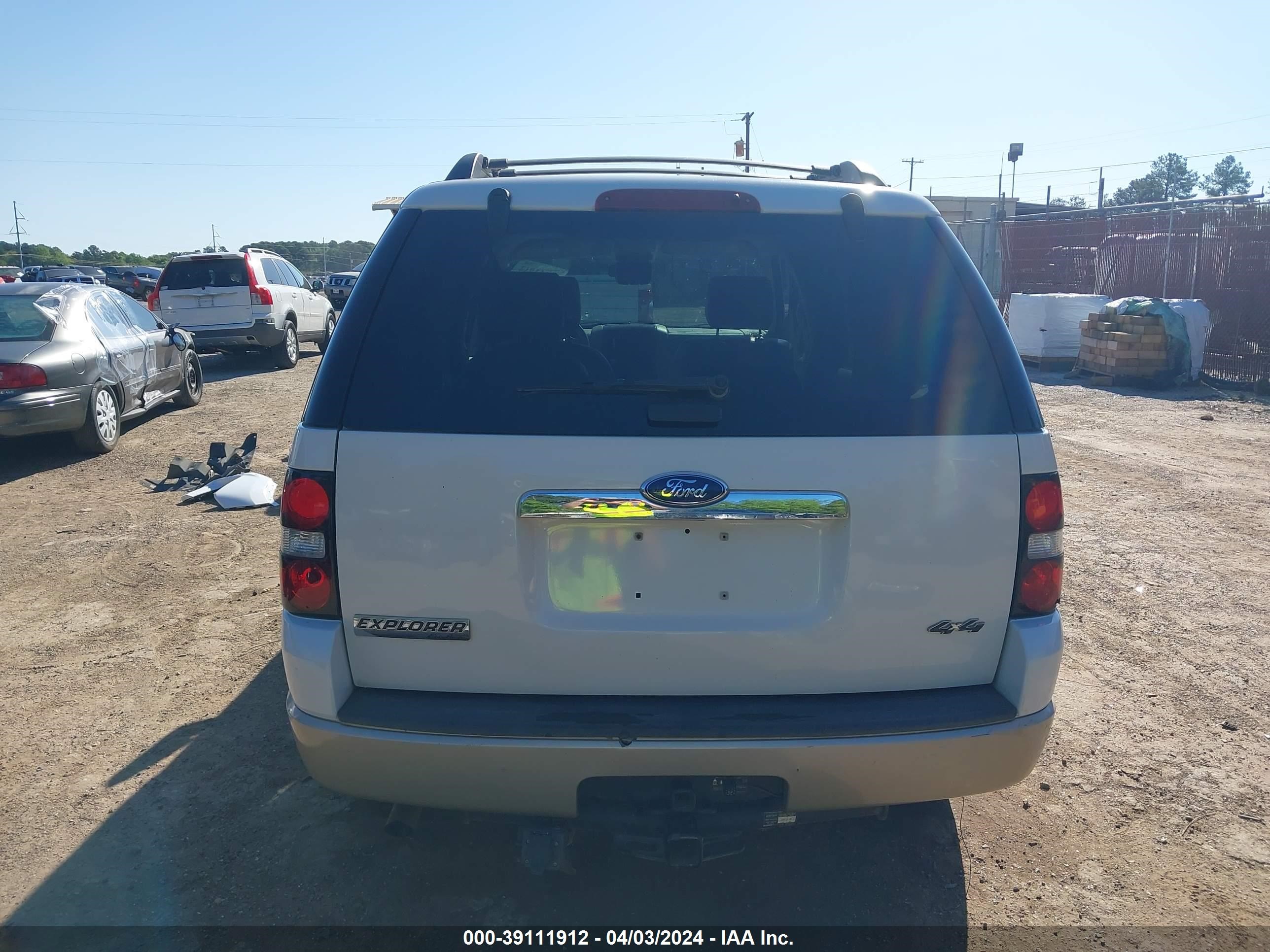 Photo 16 VIN: 1FMEU748X8UA26415 - FORD EXPLORER 