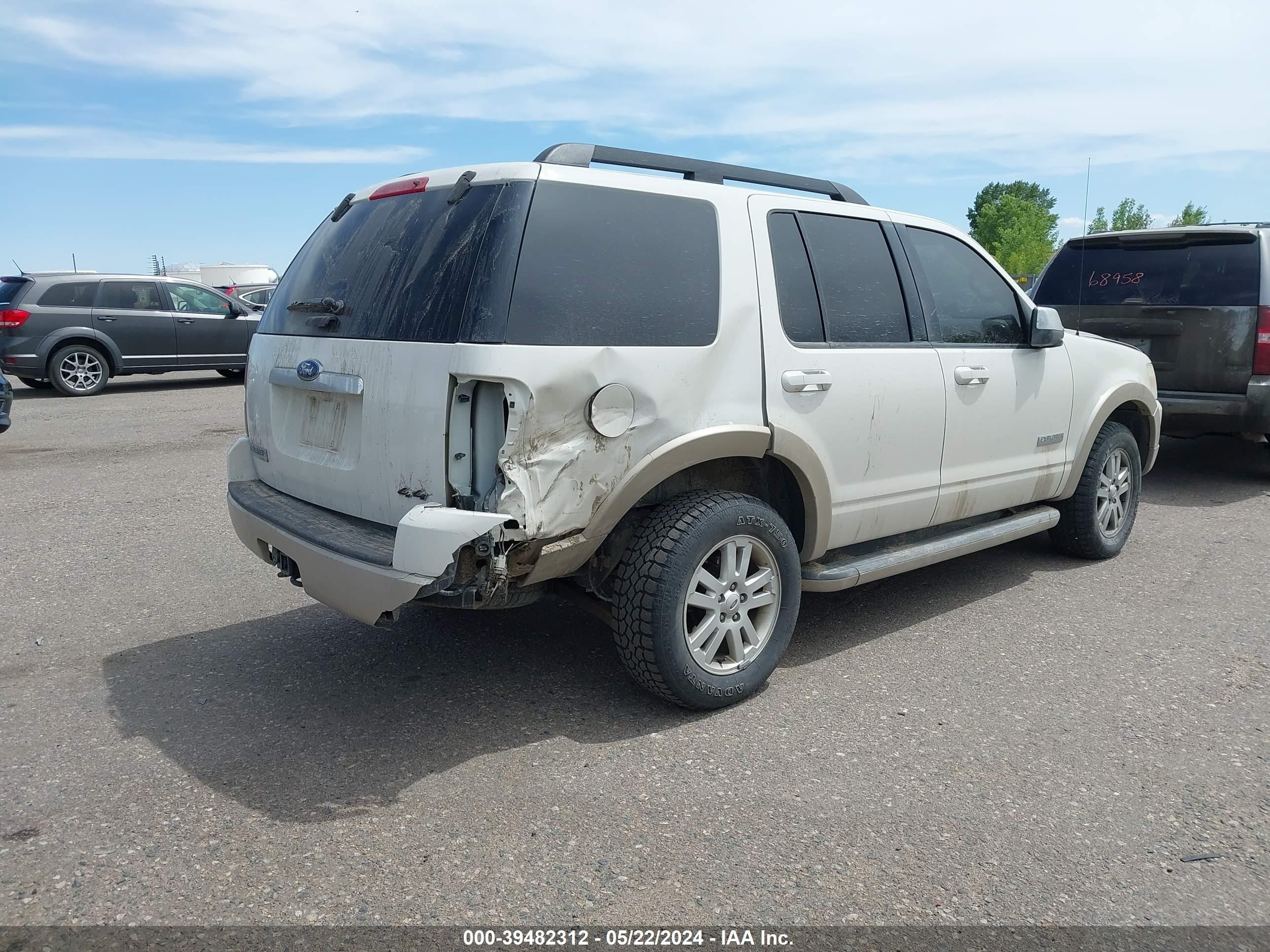 Photo 3 VIN: 1FMEU748X8UB33996 - FORD EXPLORER 