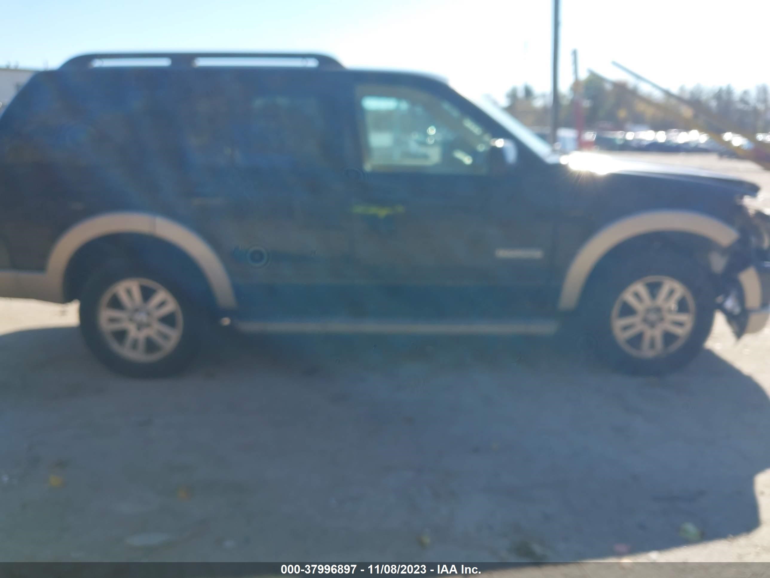 Photo 12 VIN: 1FMEU74E08UB22172 - FORD EXPLORER 