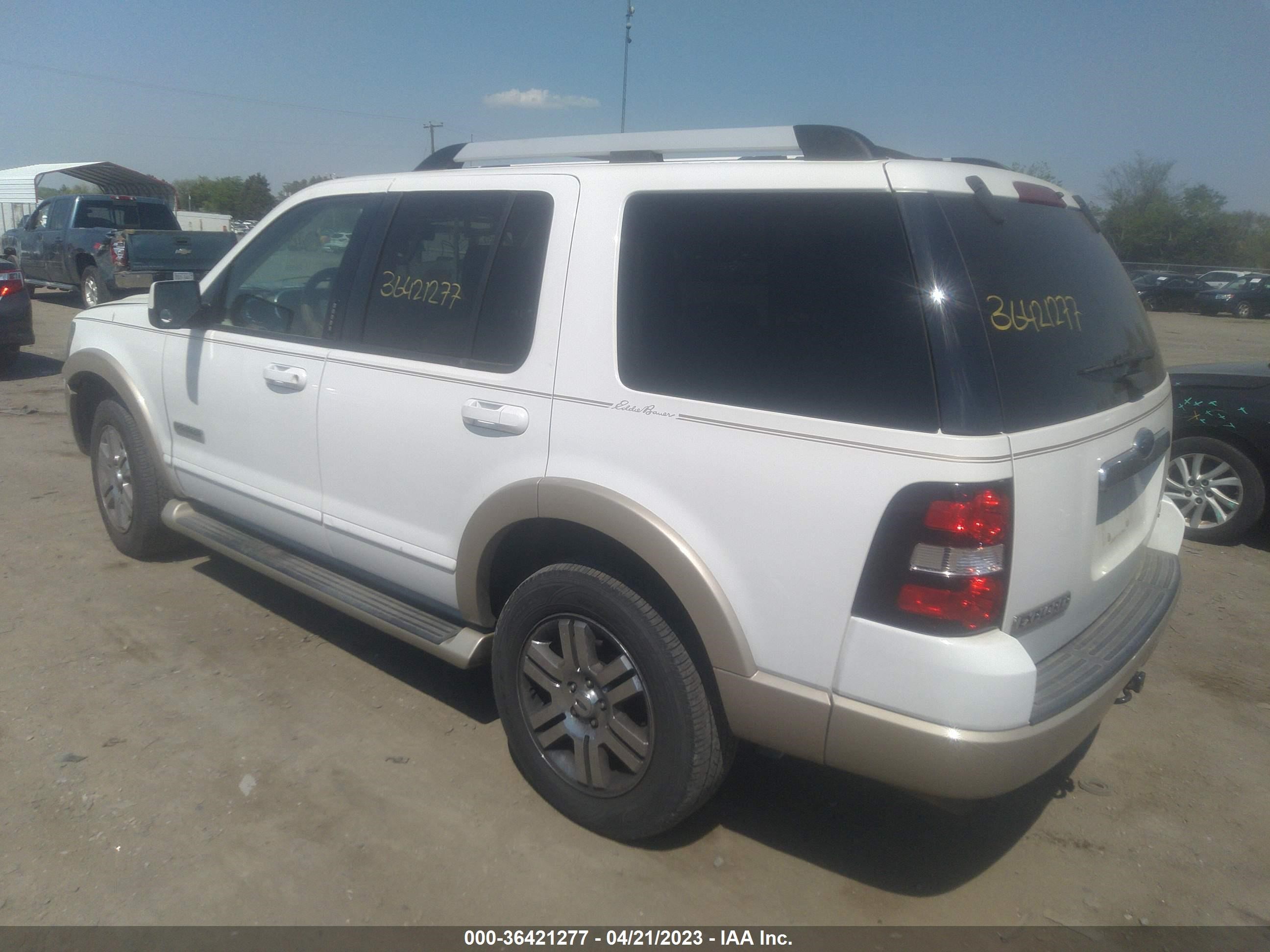 Photo 2 VIN: 1FMEU74E47UB71633 - FORD EXPLORER 