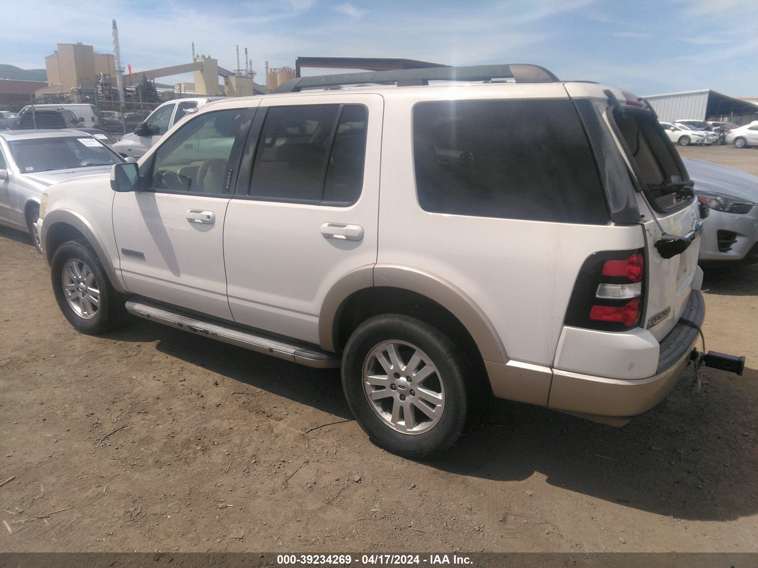 Photo 2 VIN: 1FMEU74E68UA11724 - FORD EXPLORER 