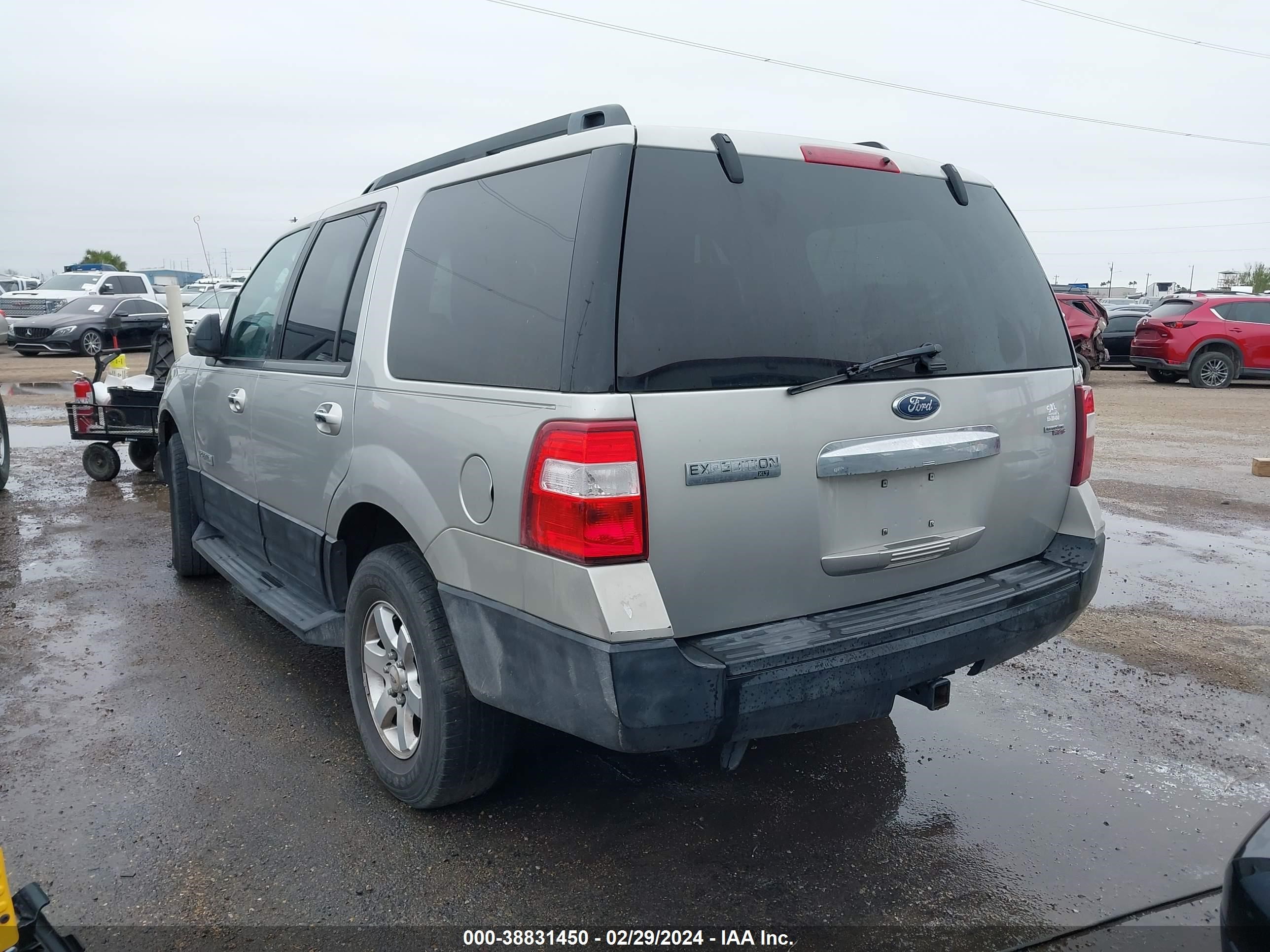 Photo 2 VIN: 1FMFU15567LA52388 - FORD EXPEDITION 