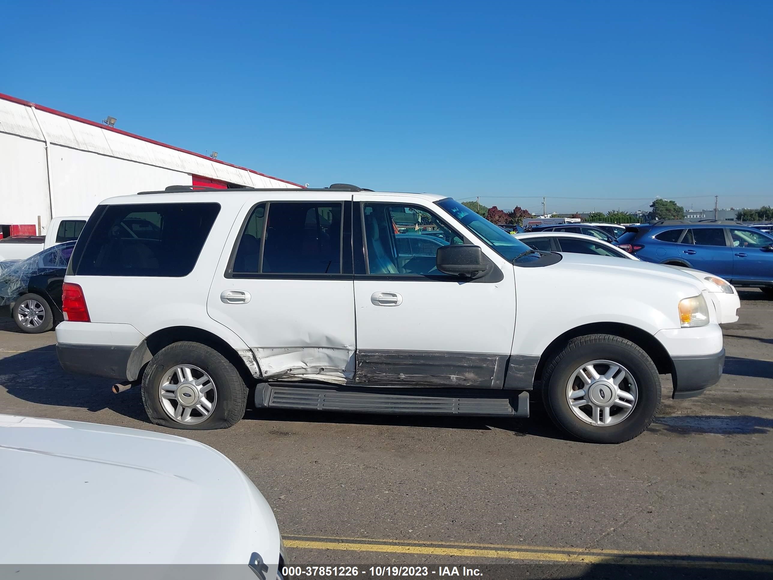 Photo 12 VIN: 1FMFU15L93LC42470 - FORD EXPEDITION 