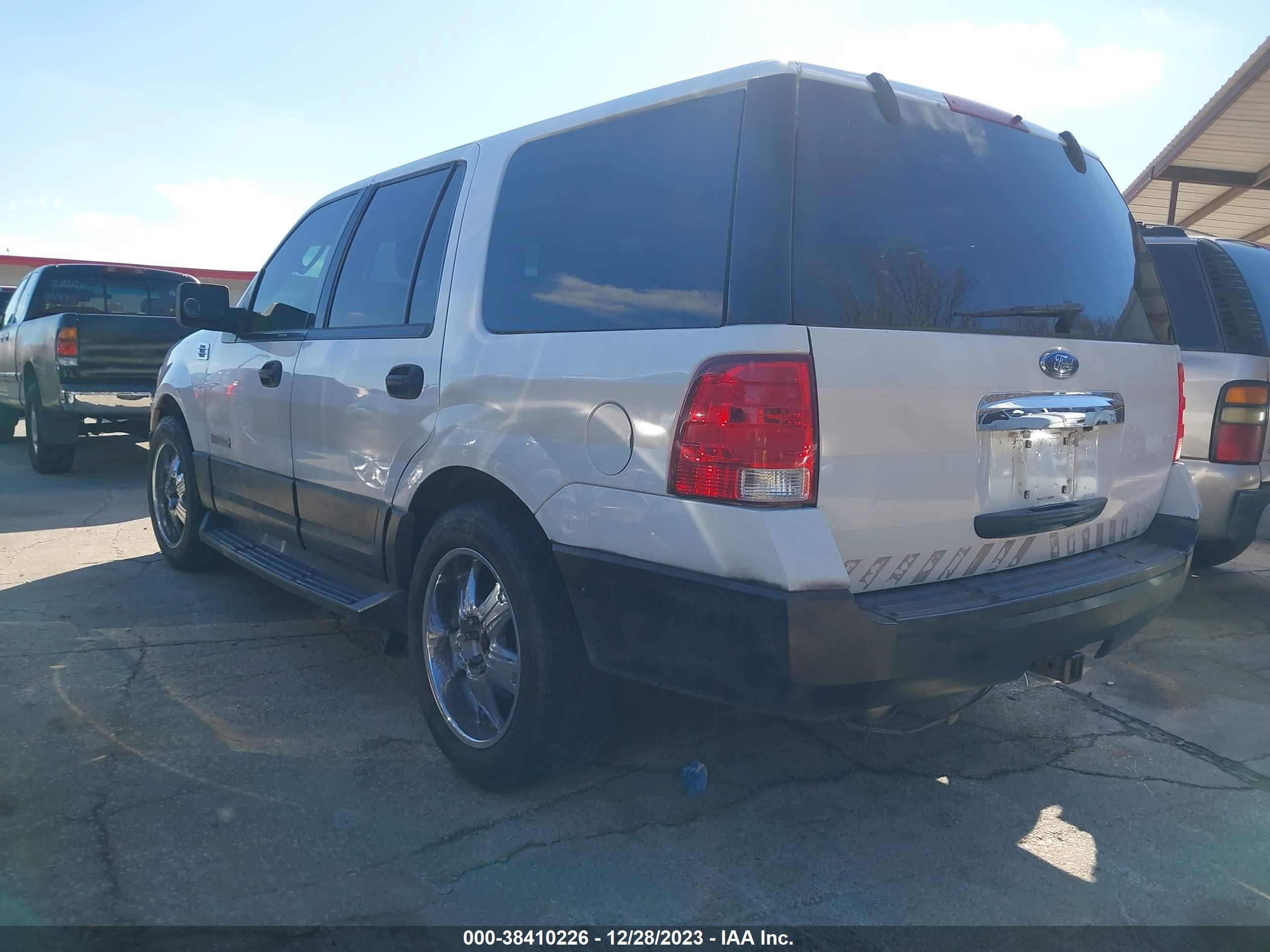 Photo 2 VIN: 1FMFU165X7LA61092 - FORD EXPEDITION 