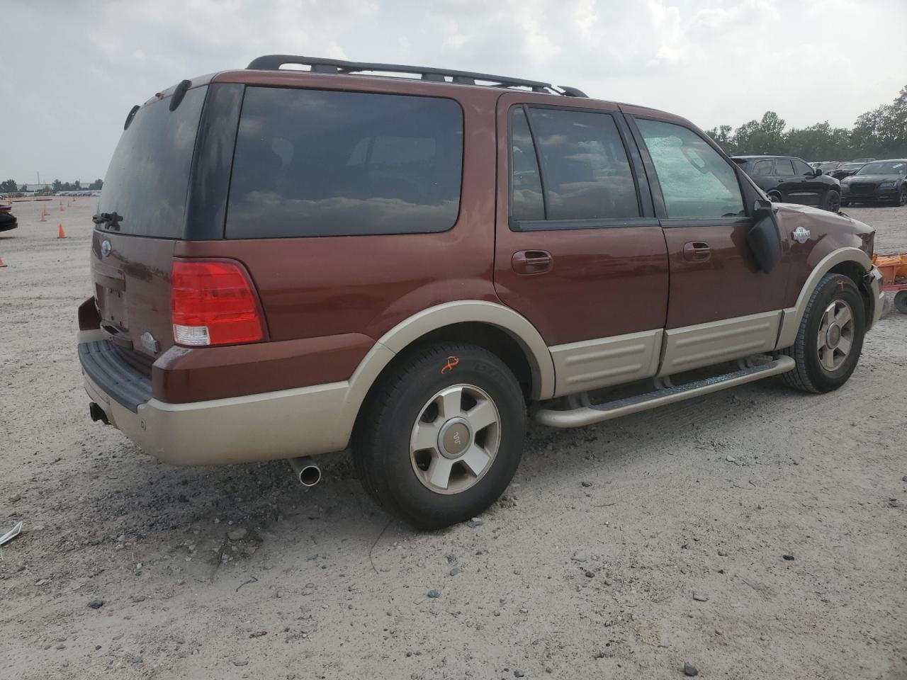 Photo 2 VIN: 1FMFU17516LA80370 - FORD EXPEDITION 