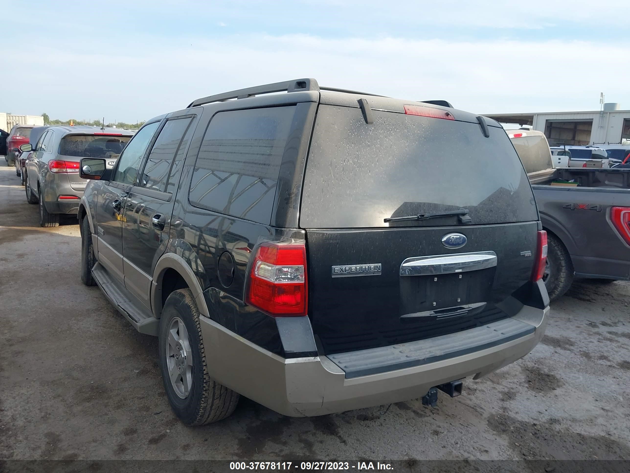 Photo 2 VIN: 1FMFU17517LA60010 - FORD EXPEDITION 