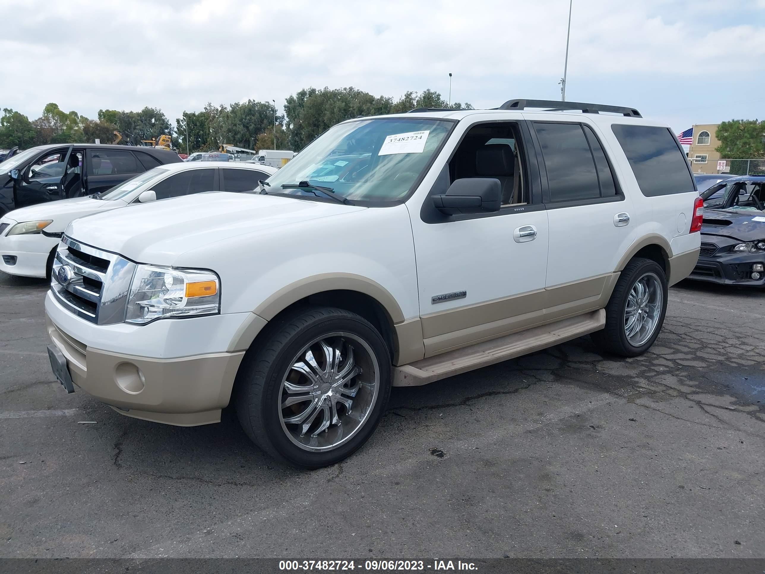 Photo 1 VIN: 1FMFU17527LA39098 - FORD EXPEDITION 