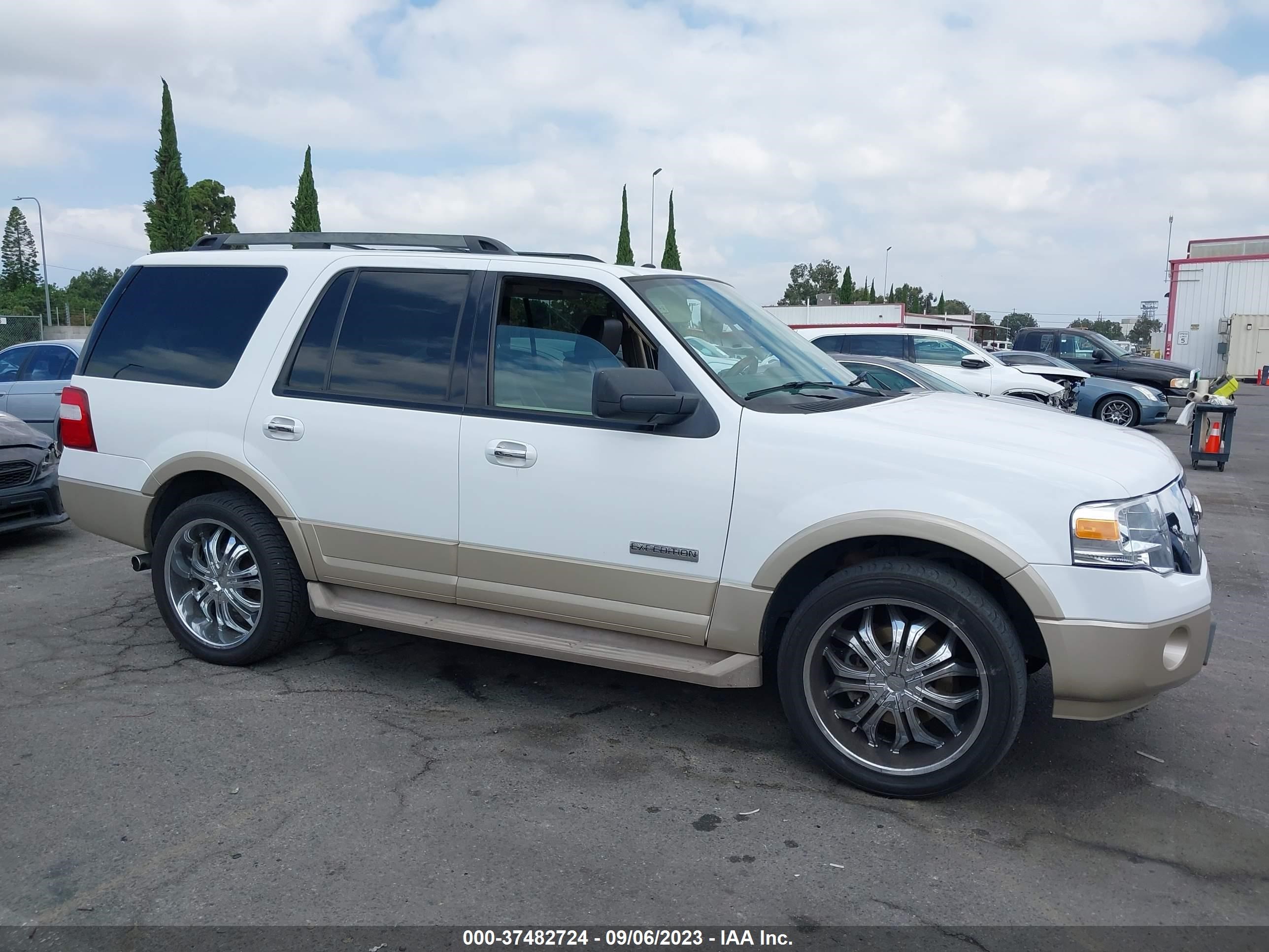 Photo 12 VIN: 1FMFU17527LA39098 - FORD EXPEDITION 