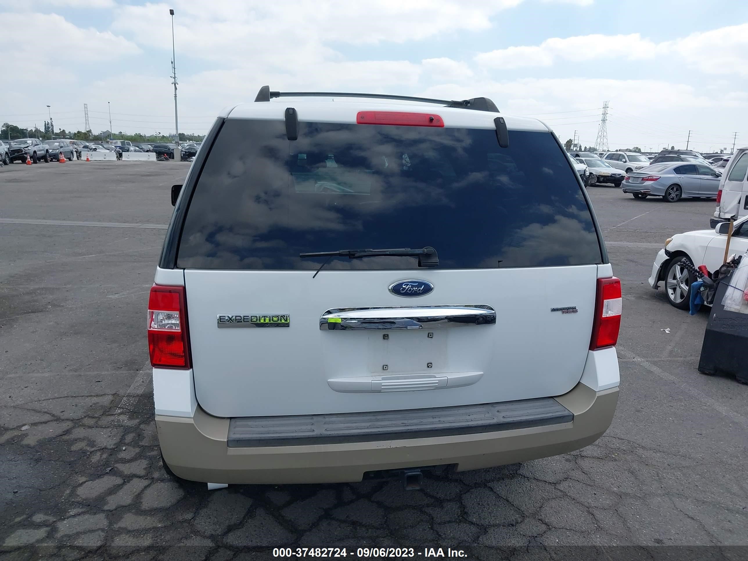 Photo 15 VIN: 1FMFU17527LA39098 - FORD EXPEDITION 