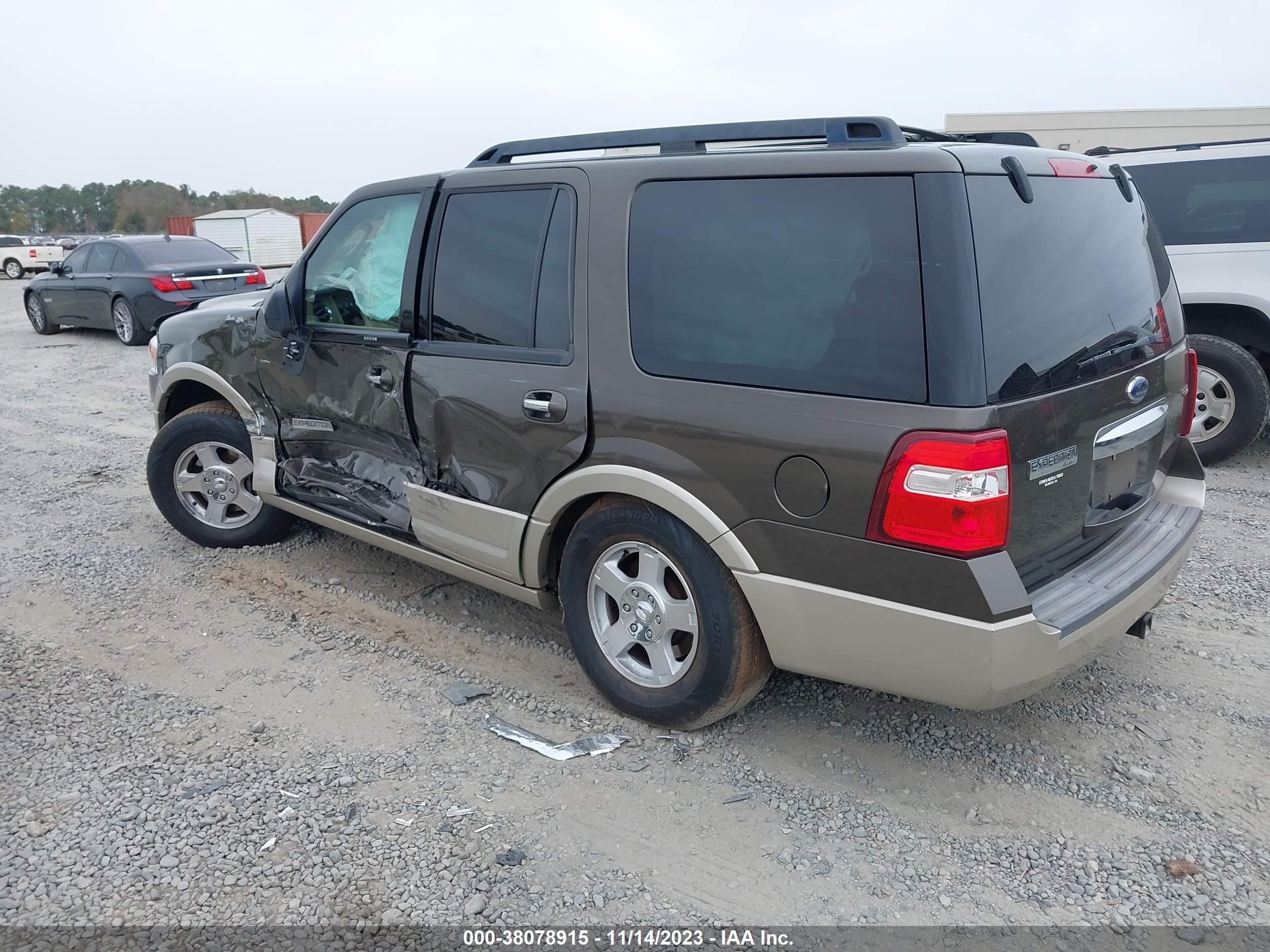 Photo 2 VIN: 1FMFU17548LA49472 - FORD EXPEDITION 