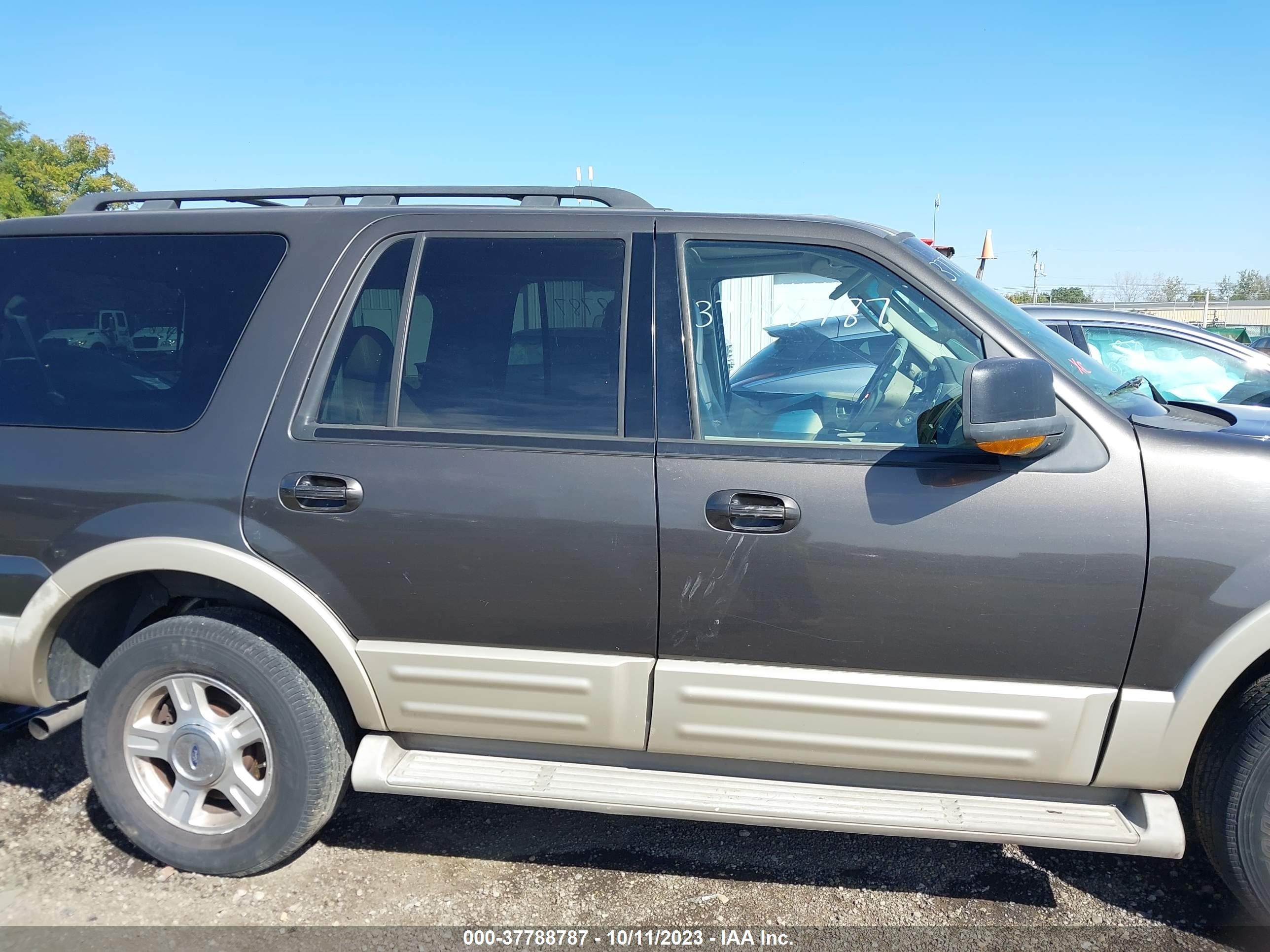 Photo 13 VIN: 1FMFU17566LA36428 - FORD EXPEDITION 