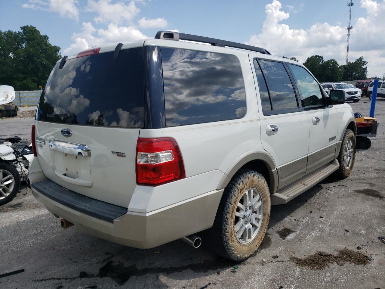 Photo 2 VIN: 1FMFU18528LA76541 - FORD EXPEDITION 