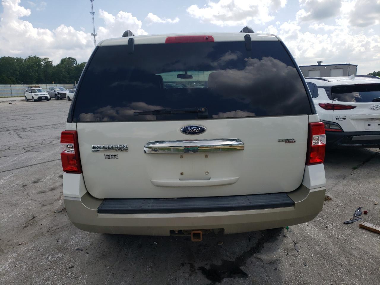 Photo 5 VIN: 1FMFU18528LA76541 - FORD EXPEDITION 