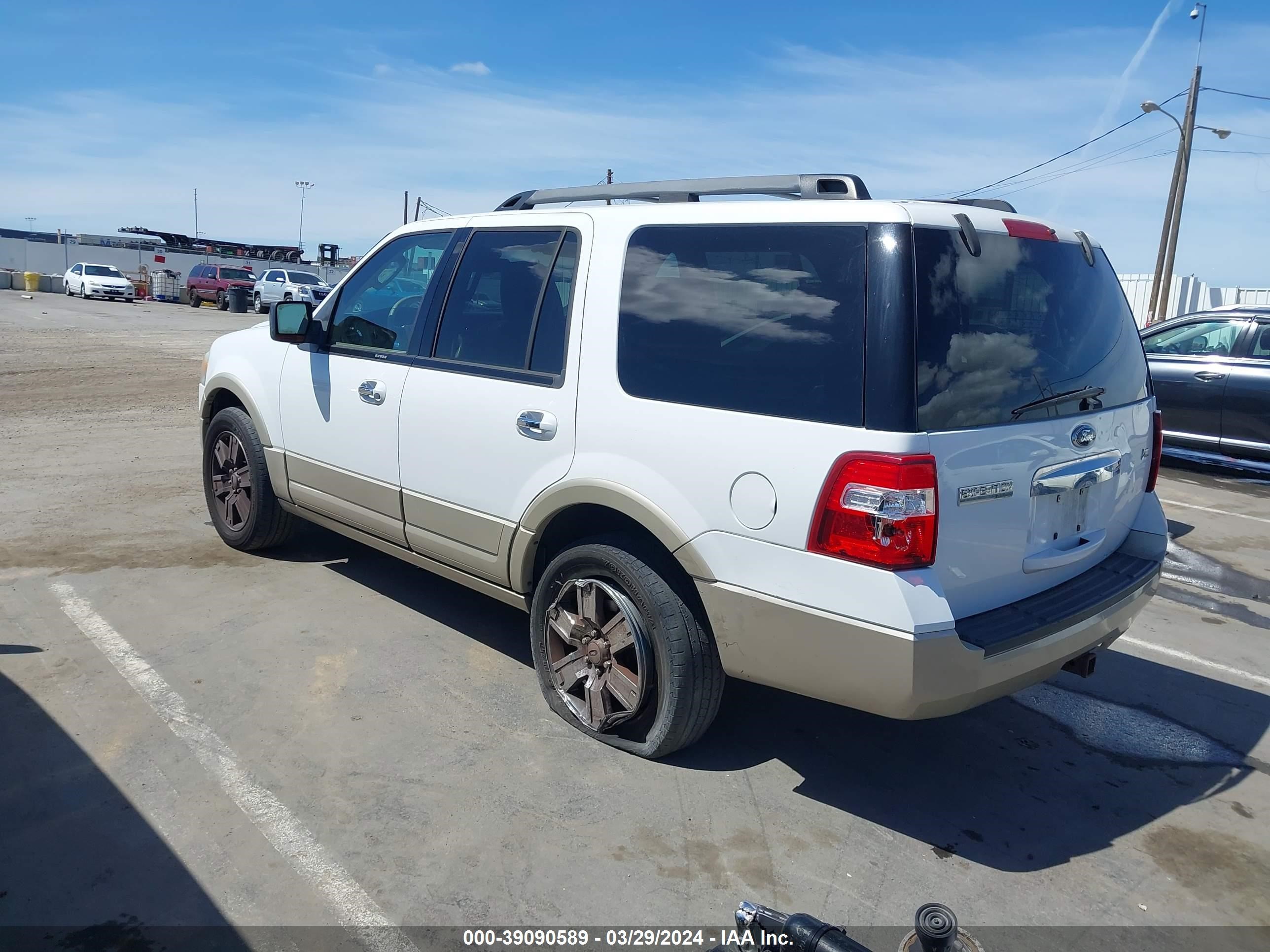 Photo 2 VIN: 1FMFU18539EA70916 - FORD EXPEDITION 