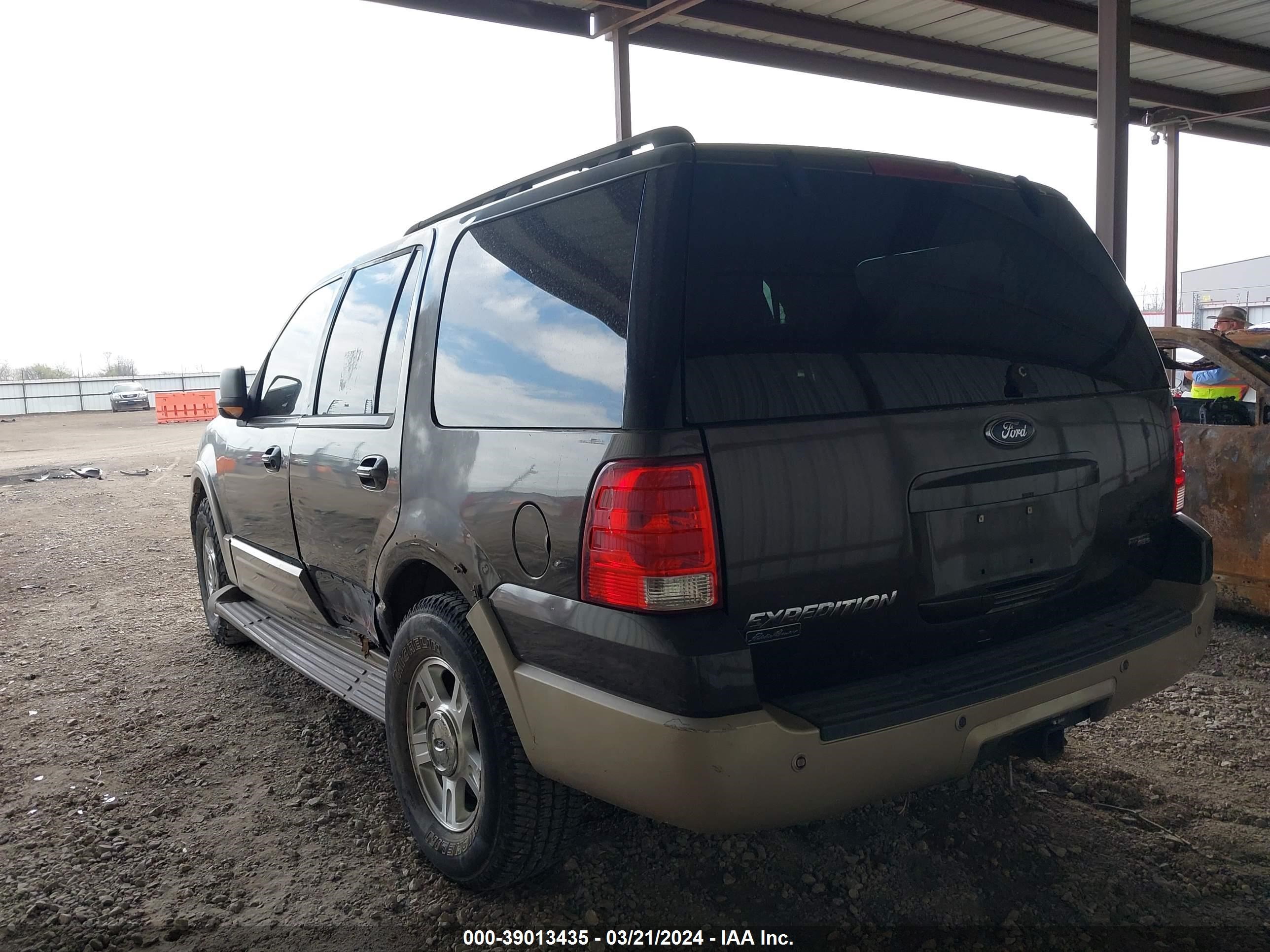 Photo 2 VIN: 1FMFU18555LA80563 - FORD EXPEDITION 