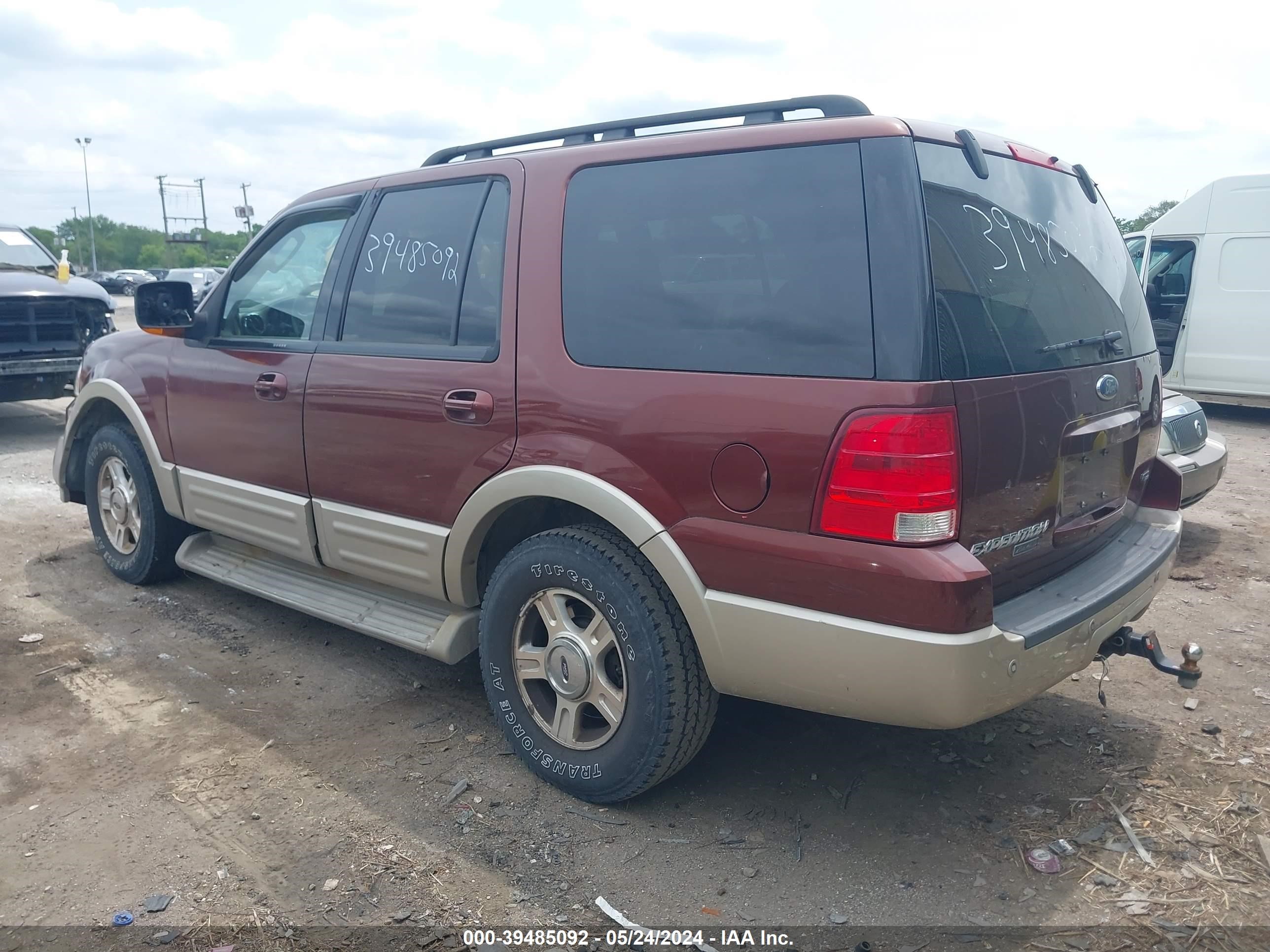 Photo 2 VIN: 1FMFU18556LA68317 - FORD EXPEDITION 