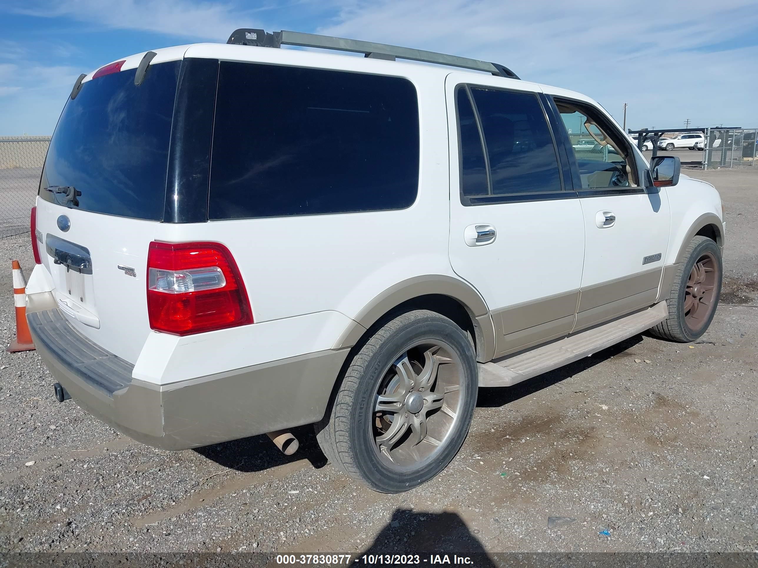 Photo 3 VIN: 1FMFU18557LA41734 - FORD EXPEDITION 