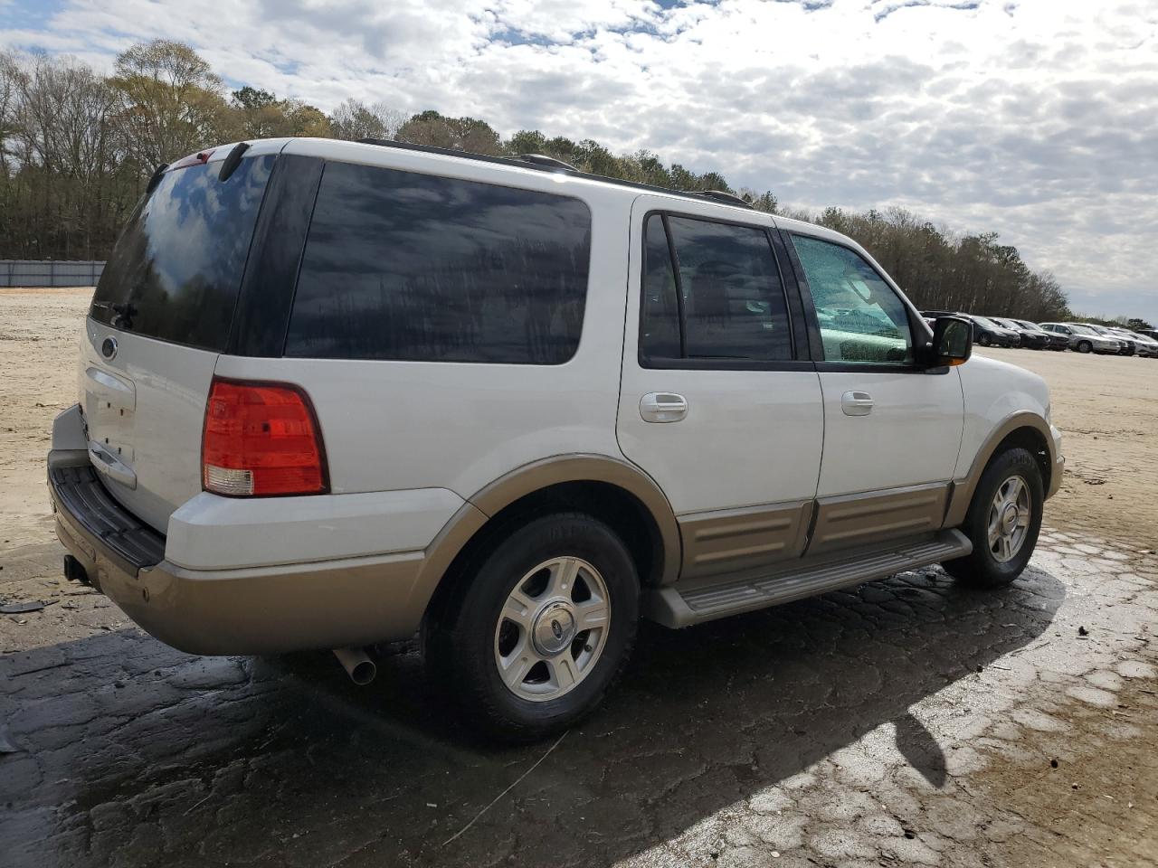 Photo 2 VIN: 1FMFU18L24LB27545 - FORD EXPEDITION 