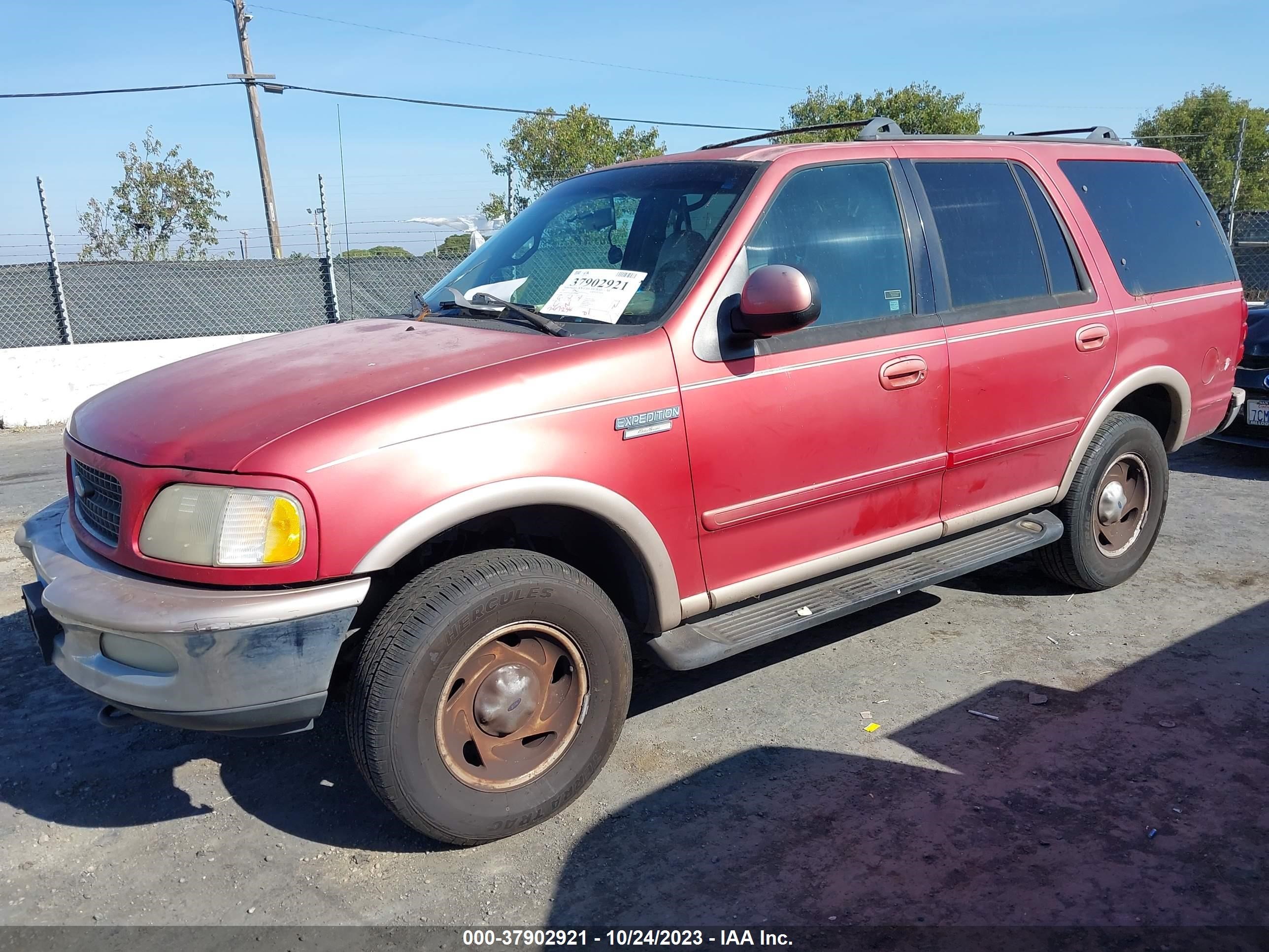 Photo 1 VIN: 1FMFU18L2VLB87388 - FORD EXPEDITION 