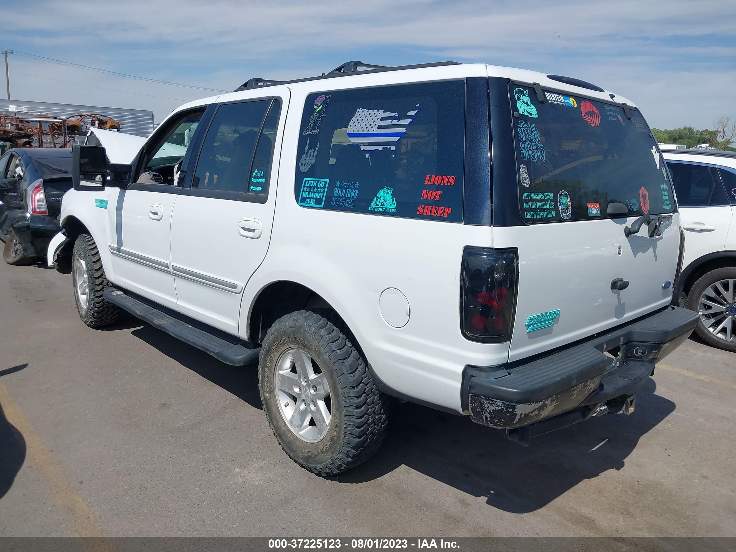 Photo 2 VIN: 1FMFU18L3VLA86330 - FORD EXPEDITION 