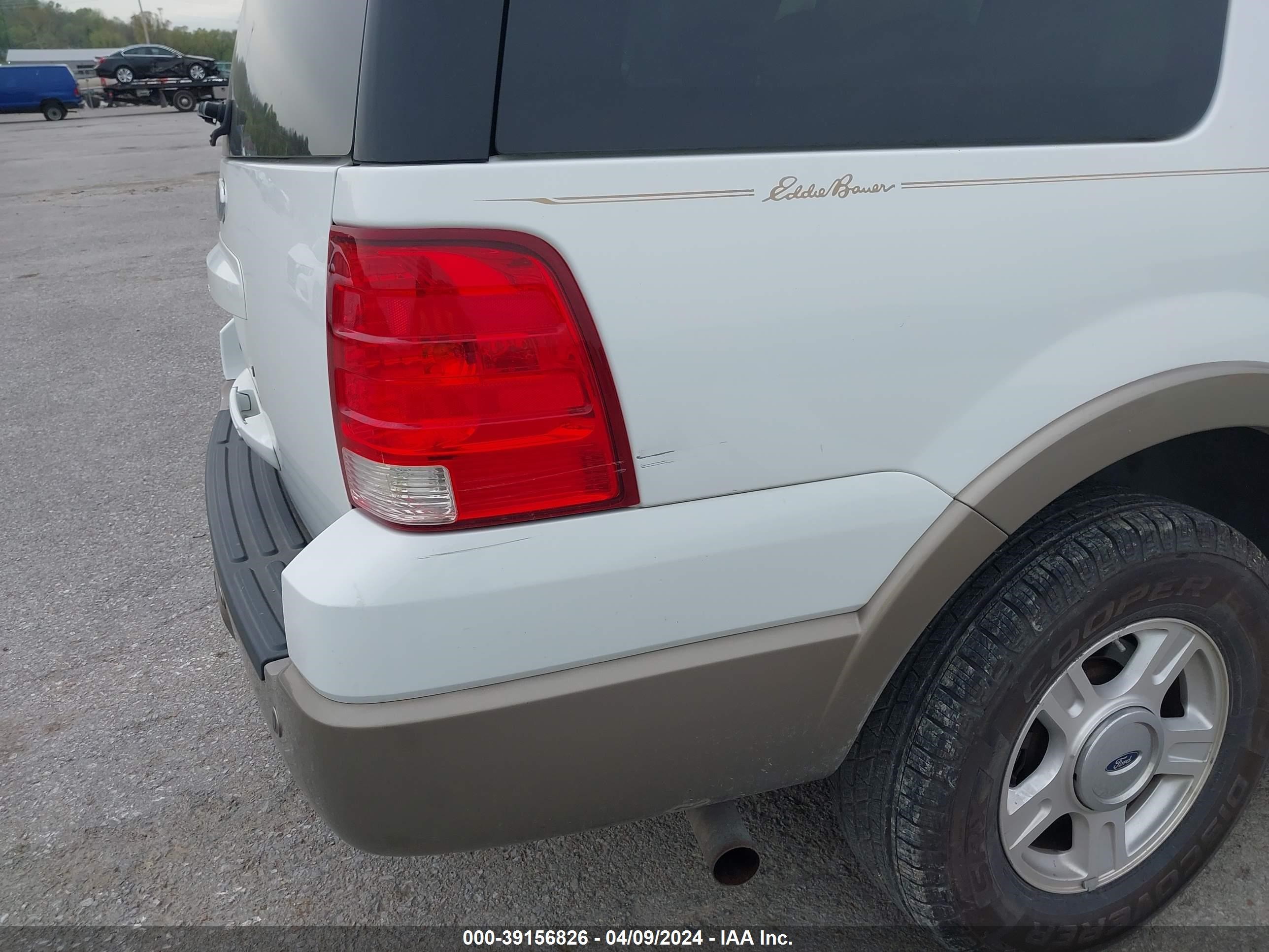 Photo 12 VIN: 1FMFU18L44LA27415 - FORD EXPEDITION 