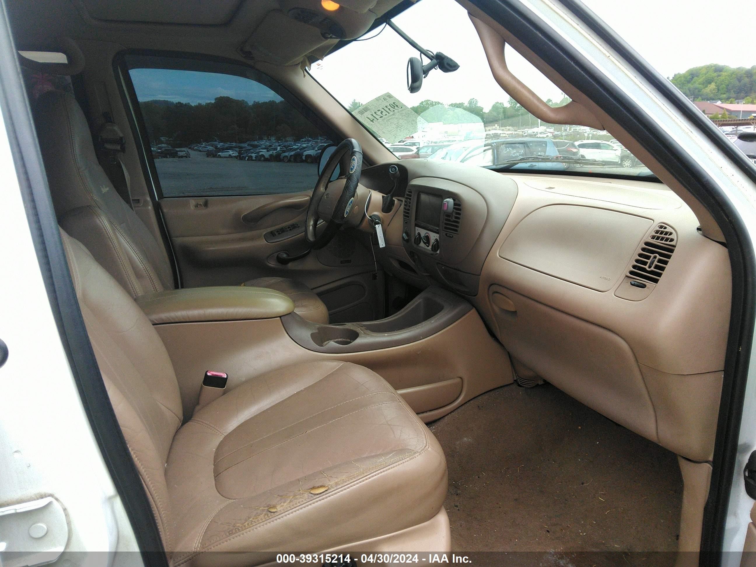 Photo 4 VIN: 1FMFU18L8VLA20131 - FORD EXPEDITION 