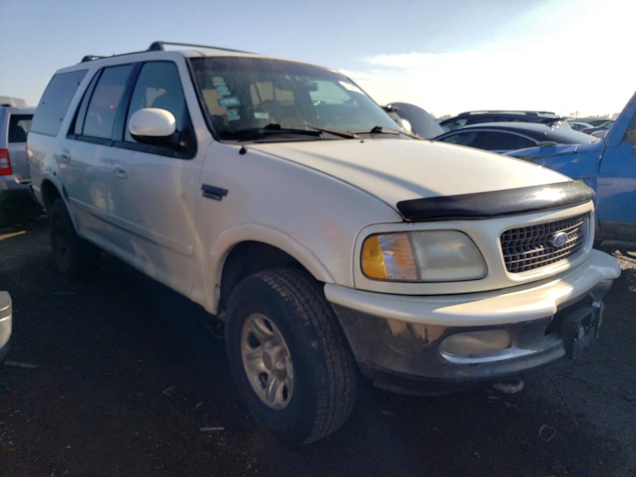 Photo 3 VIN: 1FMFU18L8VLA49130 - FORD EXPEDITION 