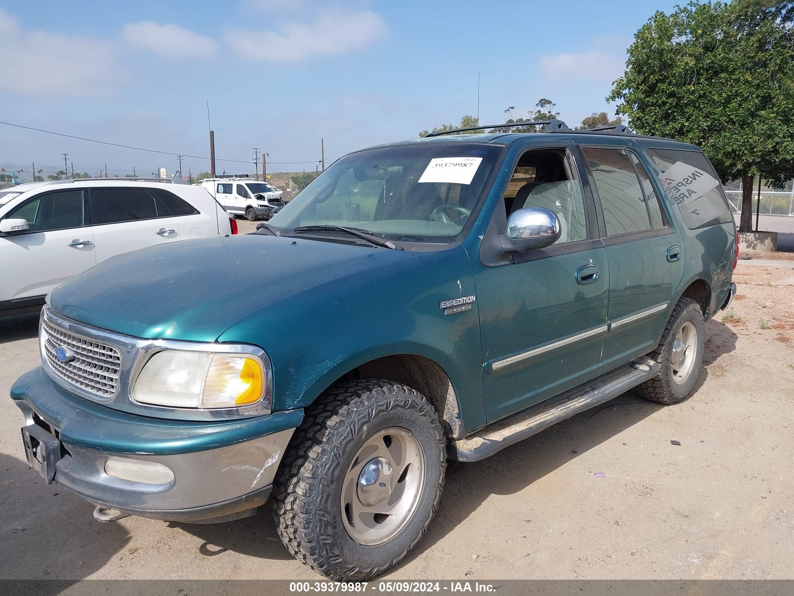 Photo 1 VIN: 1FMFU18L8VLA65750 - FORD EXPEDITION 