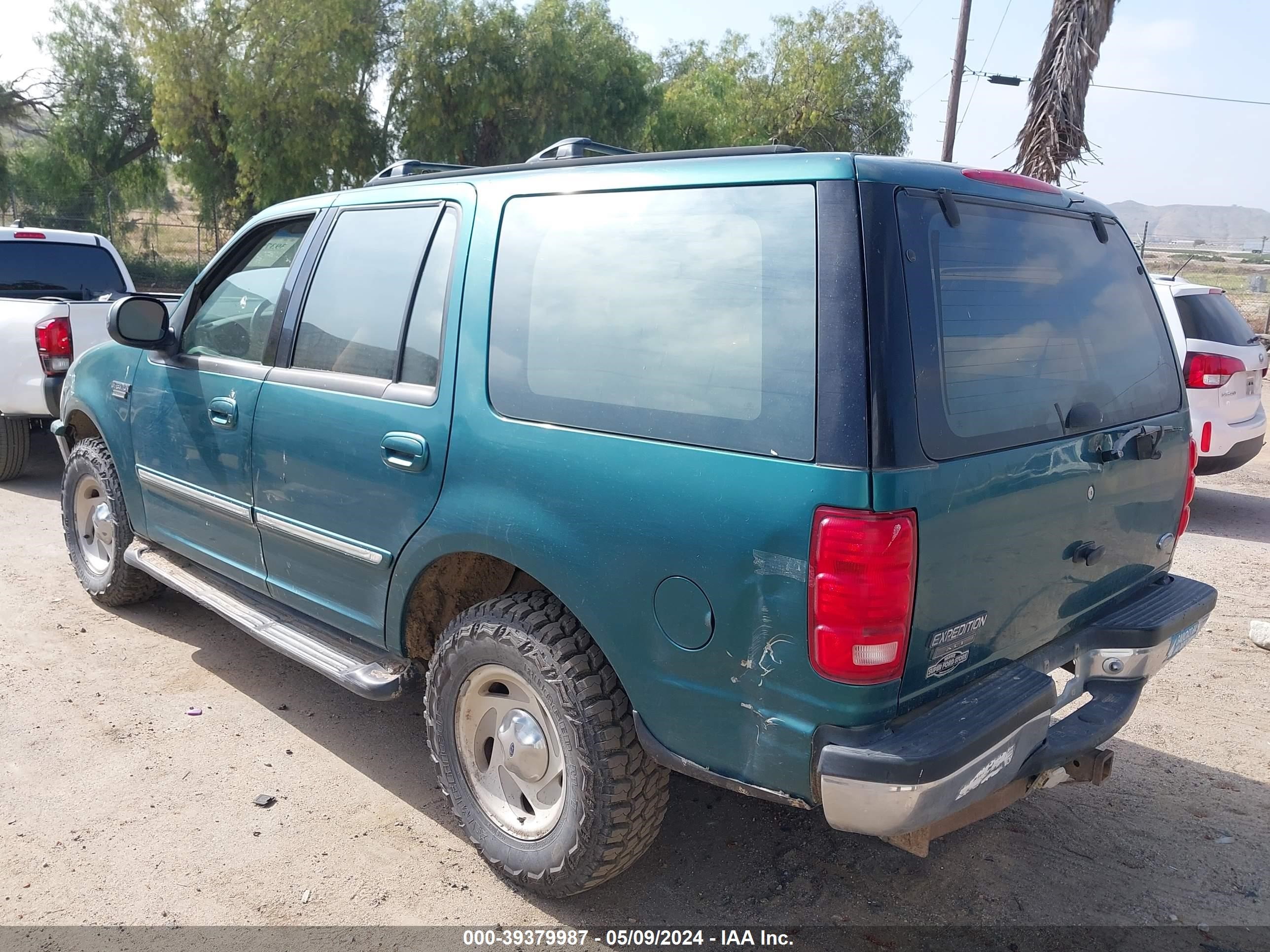 Photo 2 VIN: 1FMFU18L8VLA65750 - FORD EXPEDITION 