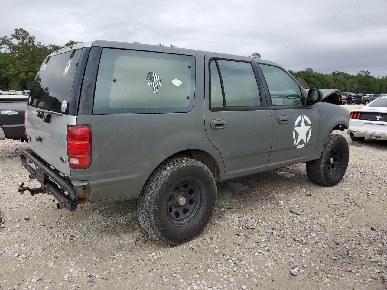 Photo 2 VIN: 1FMFU18LXVLB22238 - FORD EXPEDITION 