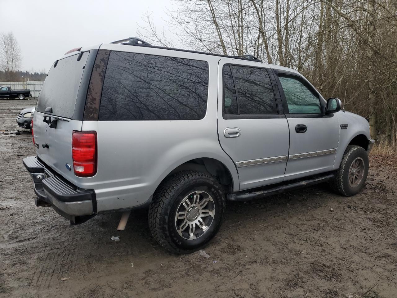 Photo 2 VIN: 1FMFU18LXVLB50377 - FORD EXPEDITION 